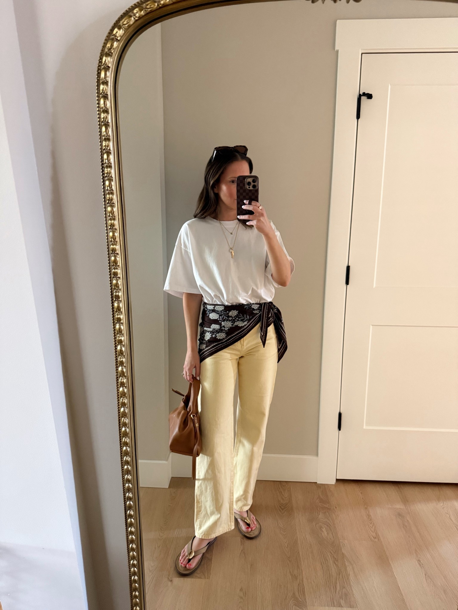 Today’s ootd inspired by a Pinterest look I couldn’t get out of my head! Yellow jeans, the best white tee and Amazon accessories!

Outfit idea, spring style, yellow jeans, evereve, summer style, hip scarf 

#LTKootd