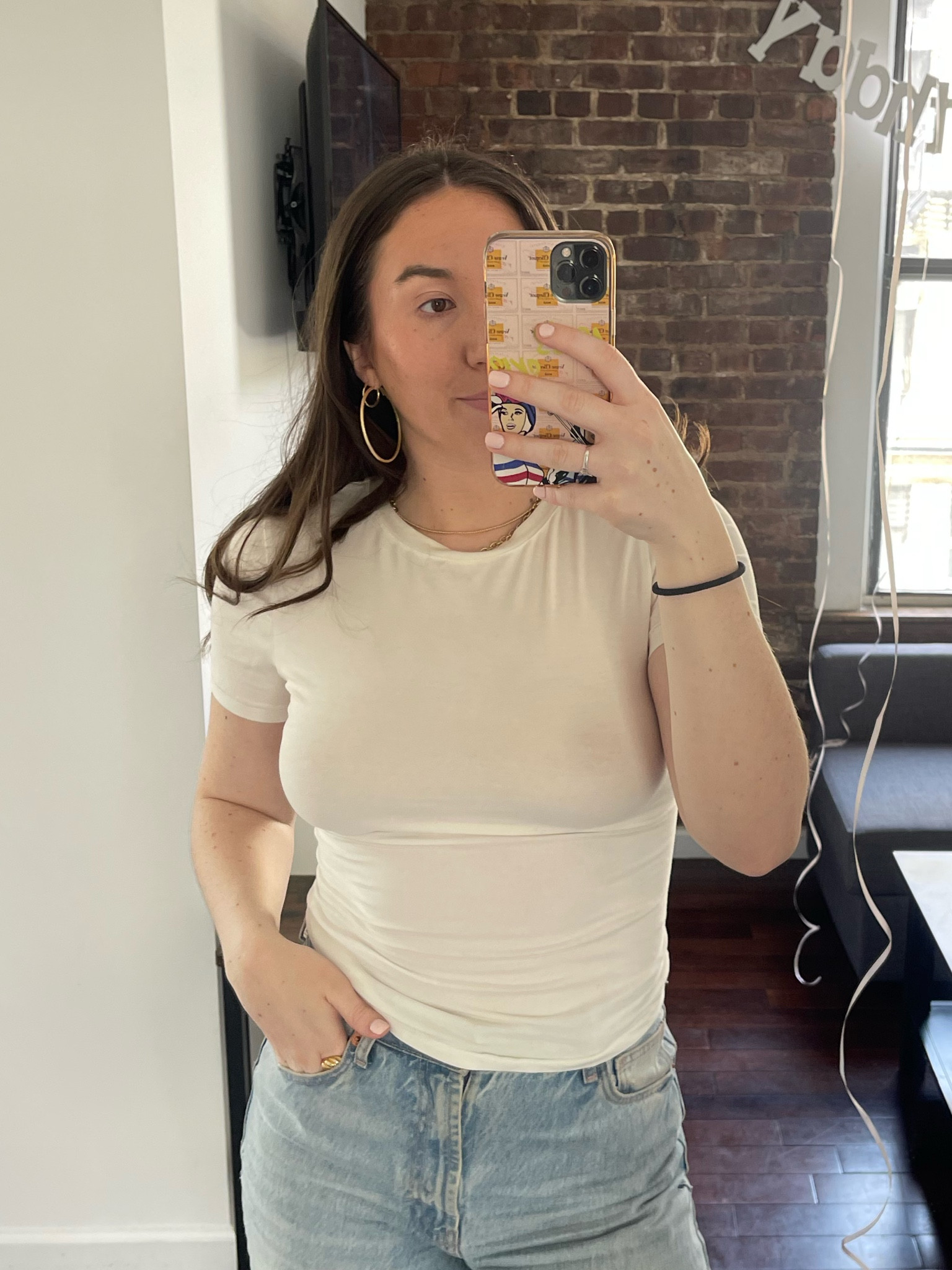 Go to basic white tee $10

#LTKFind