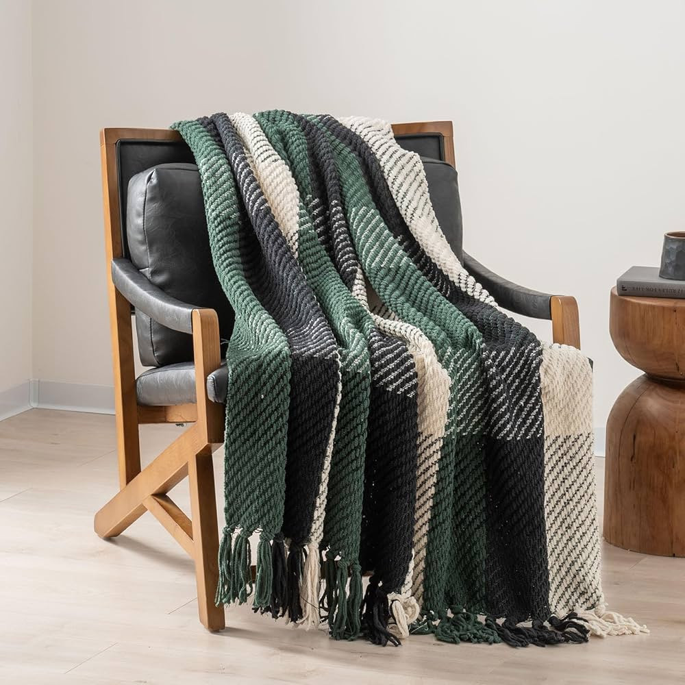 RECYCO Buffalo Plaid Chenille Throw Blanket for Couch, Decorative Farmhouse Woven Knit Blanket Th... | Amazon (US)