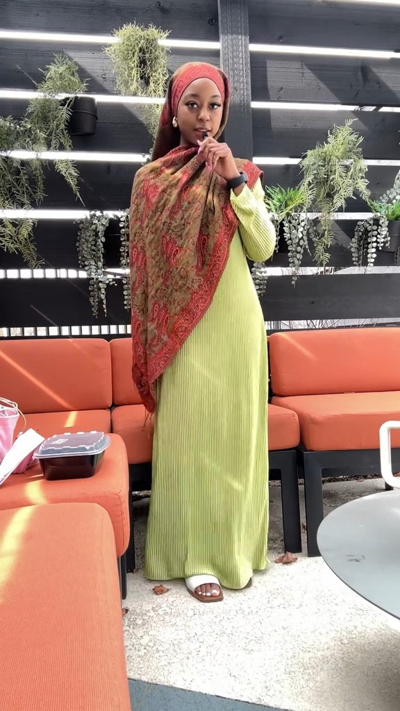 green dress & pashmina outfit 💚

green modest dress
red pashmina 

#modestfashion #hijab 

#LTKfindsunder50