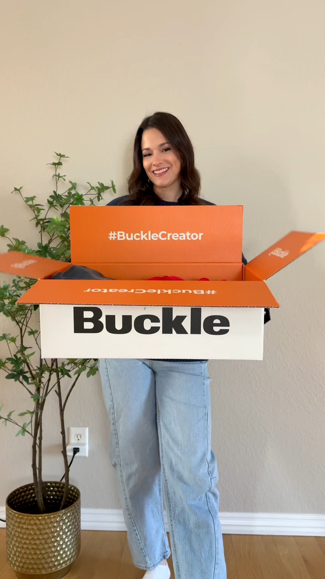 this buckle haul did not disappoint 🤭 can’t wait to wear these looks for an elevated date night look ✨ the details on the red top are everything, love the lace, and the studded black jeans are the moment 🖤 so fun and super comfortable! When in doubt go for an all black outfit!



#LTKSaleAlert #LTKPetite #LTKValentine