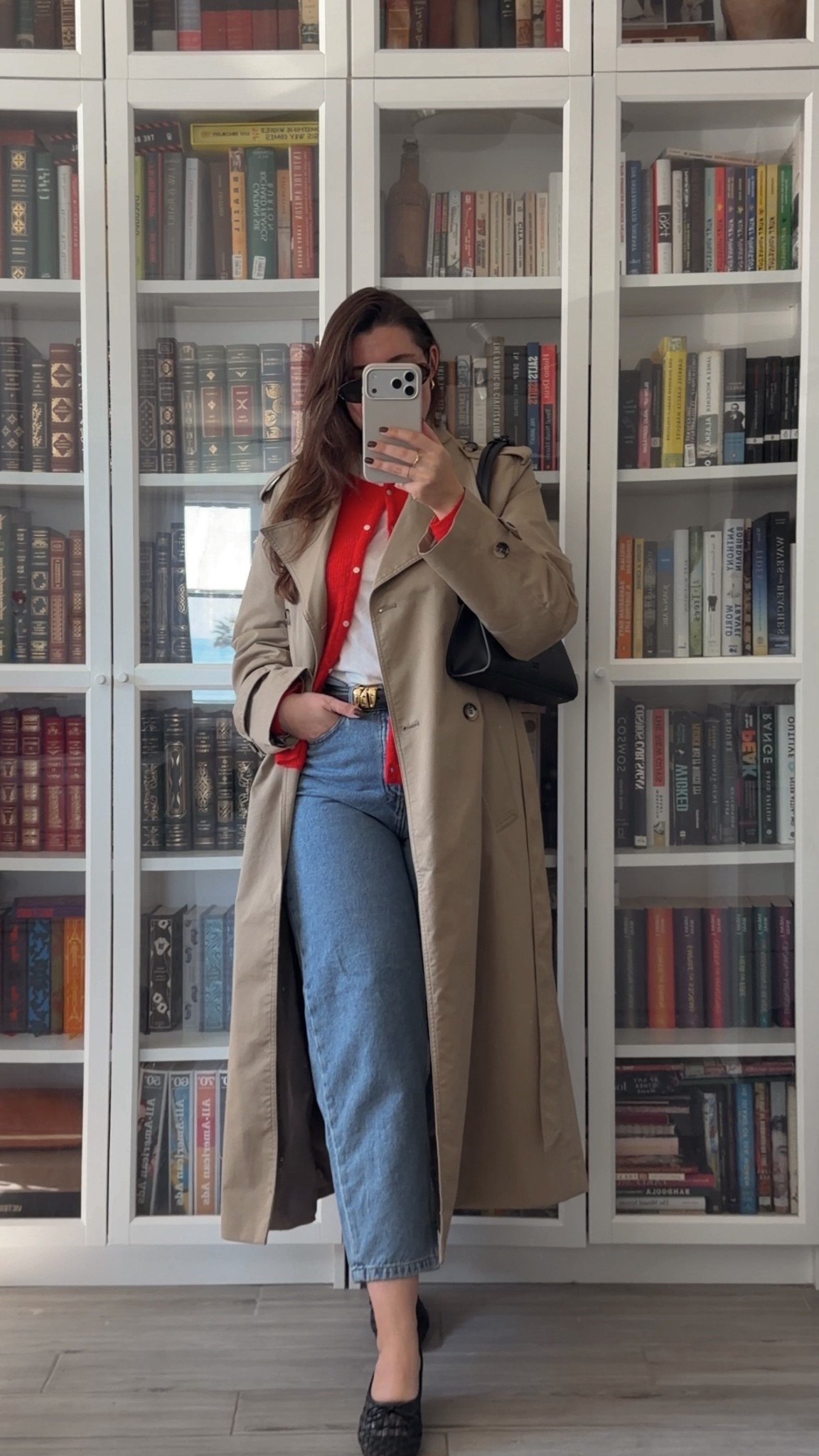 Look du Jour ❤️

Denim: Maison Stella & Suzie 
Belt: @Madewell 
Knit: @SEZANE (size S)
Flats: @Quince 
Tee: COS
Purse: Freja 
Trench: Mango, old co similar options linked here 

#LTKootd #LTKdayinmylife #LTKgrwm