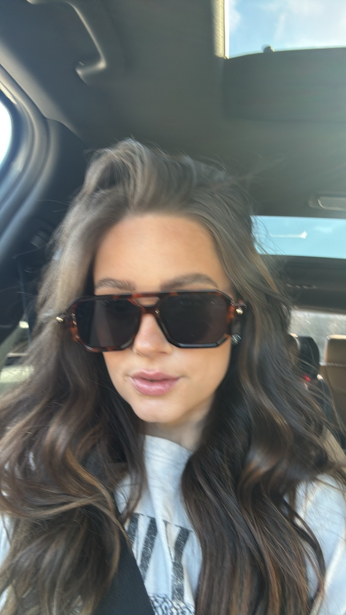 More sunnies of course 🩷✨