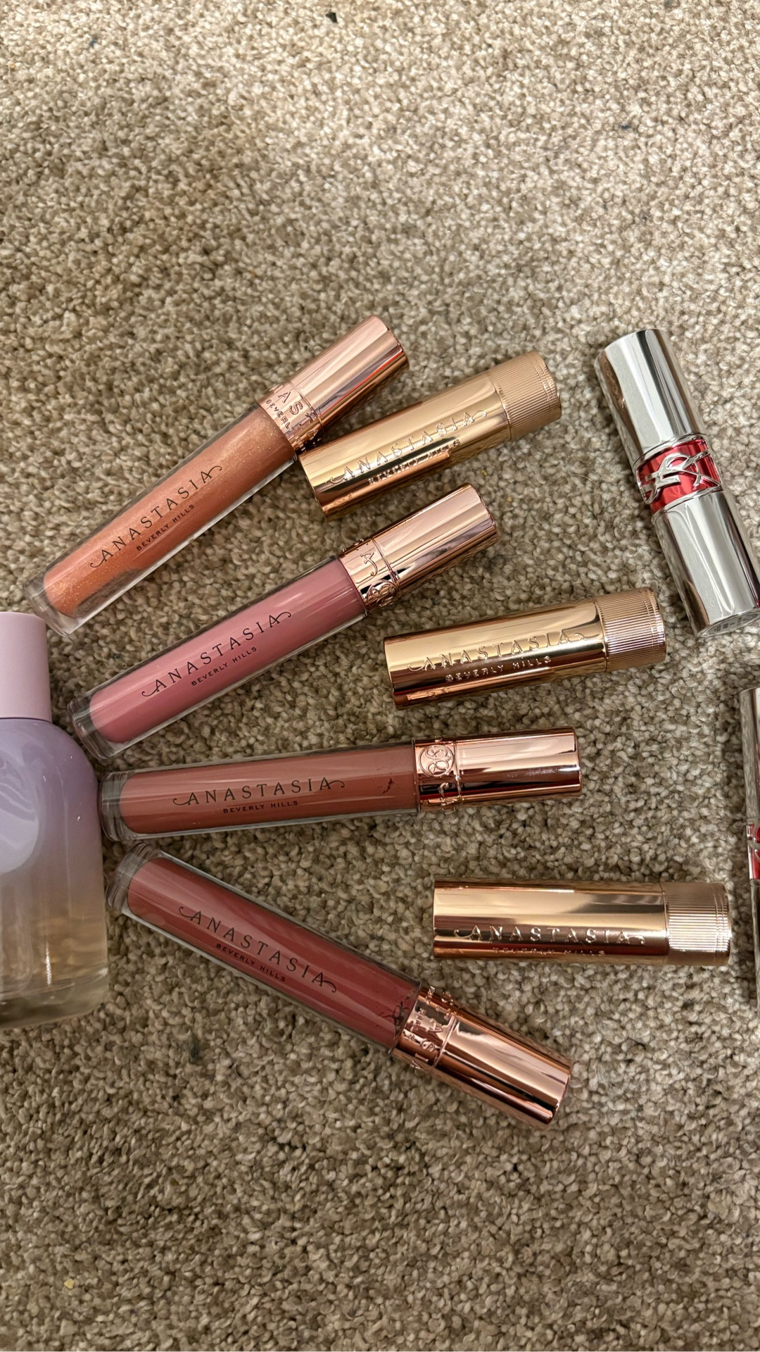 Unbox Sephora with me!

The perfect makeup for the most beautiful season! Everything is tagged on my LTK to click that bio link and get your holiday shine on 💄

#makeup #sephora #unboxing #holidays #christmas #ysl #anastasiabeverlyhills #glossier

#LTKBeauty #LTKHoliday #LTKCyberWeek