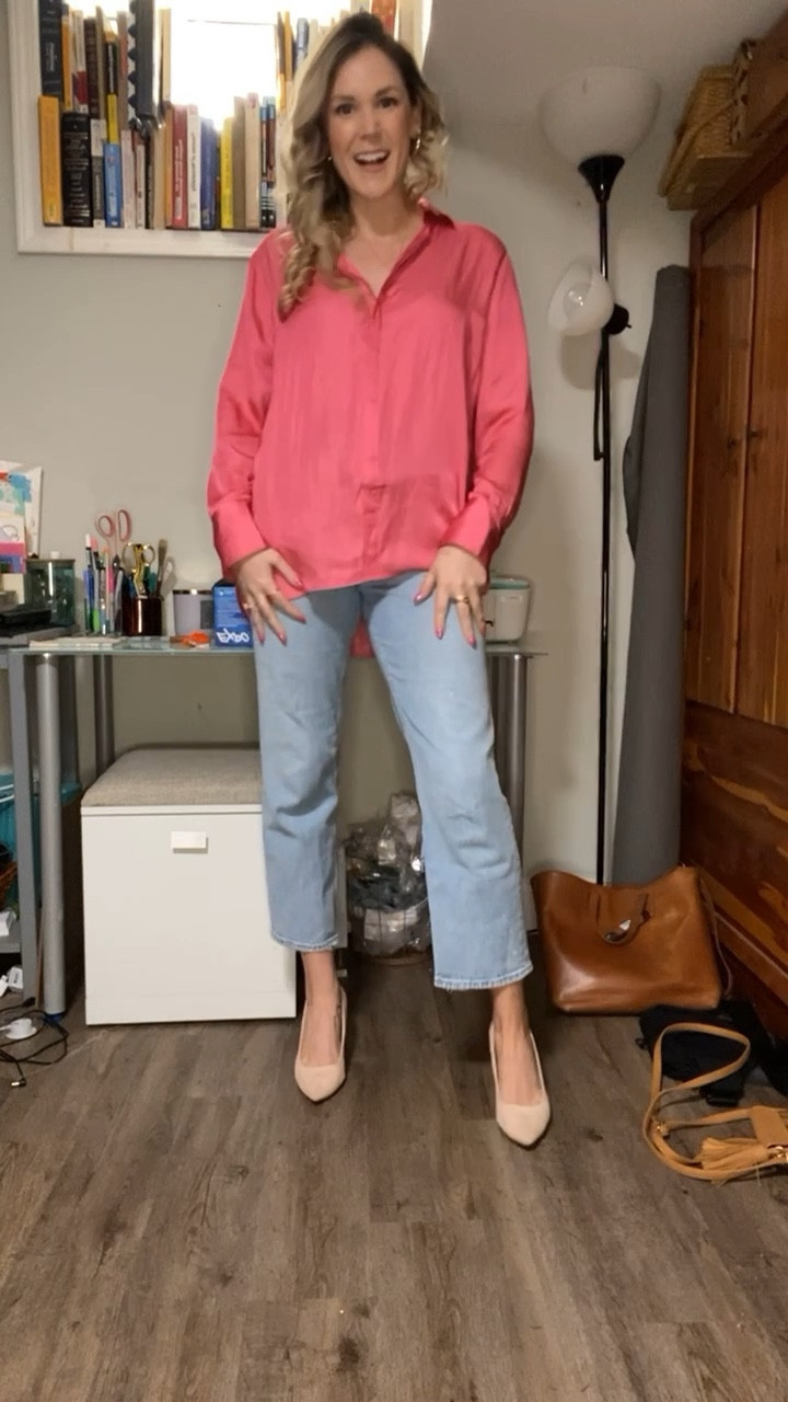 Want to be comfy but look semi-styled for a casual work look? Just add heels and some jewelry…I usually go with big earrings to give a more dressed-up look. 

#LTKstyletip #LTKfindsunder50 #LTKworkwear