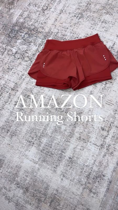 Need new workout shorts for the summer. Here’s a cute pair I just got in! Nice thick waistband and a zipper pocket in the back to hold your keys, hidden phone pocket on the leg! Wearing size small in both the shorts and the tee! 
