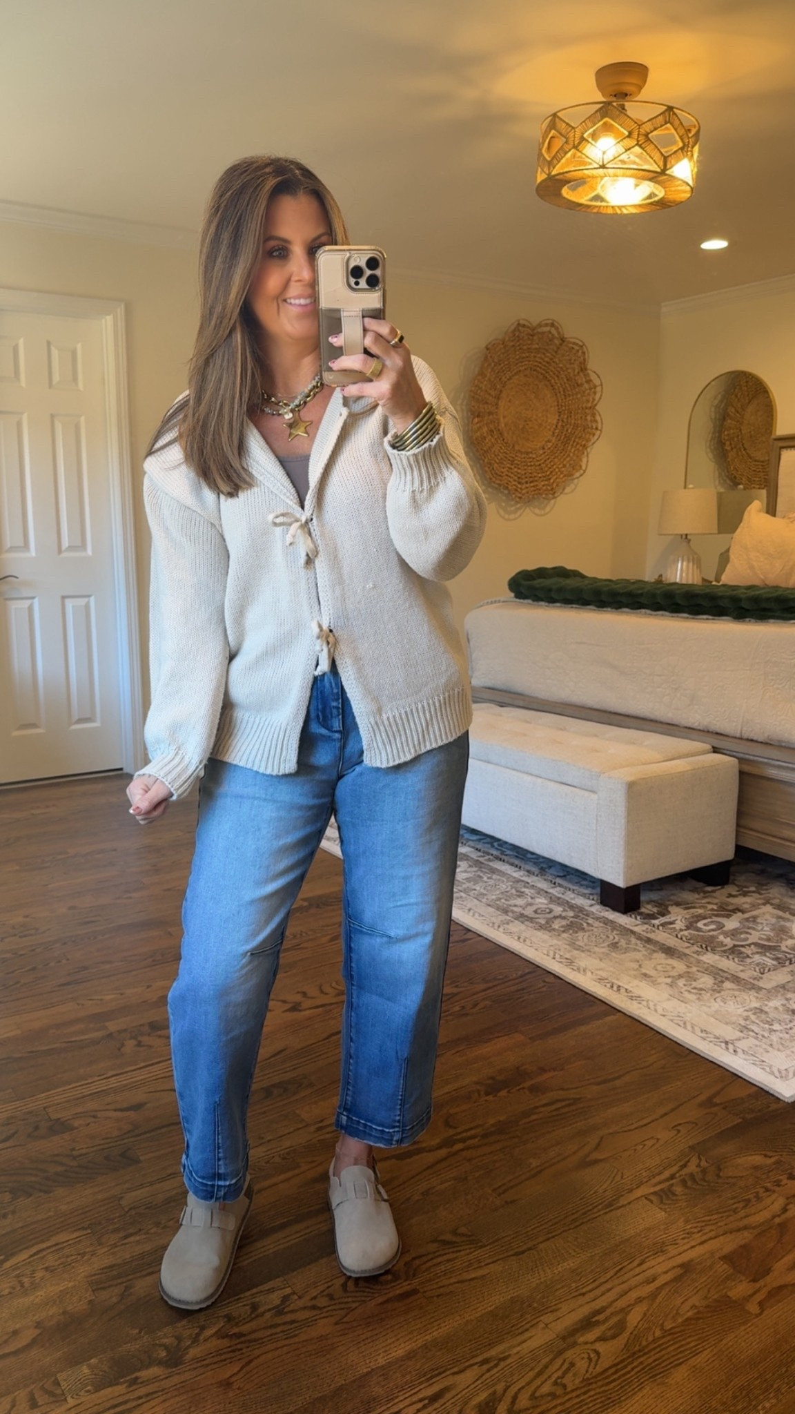 Easy everyday neutrals 🤎 Cozy cardigan + relaxed denim… yes, please.

#LTKOver40 #LTKStyleTip #LTKootd