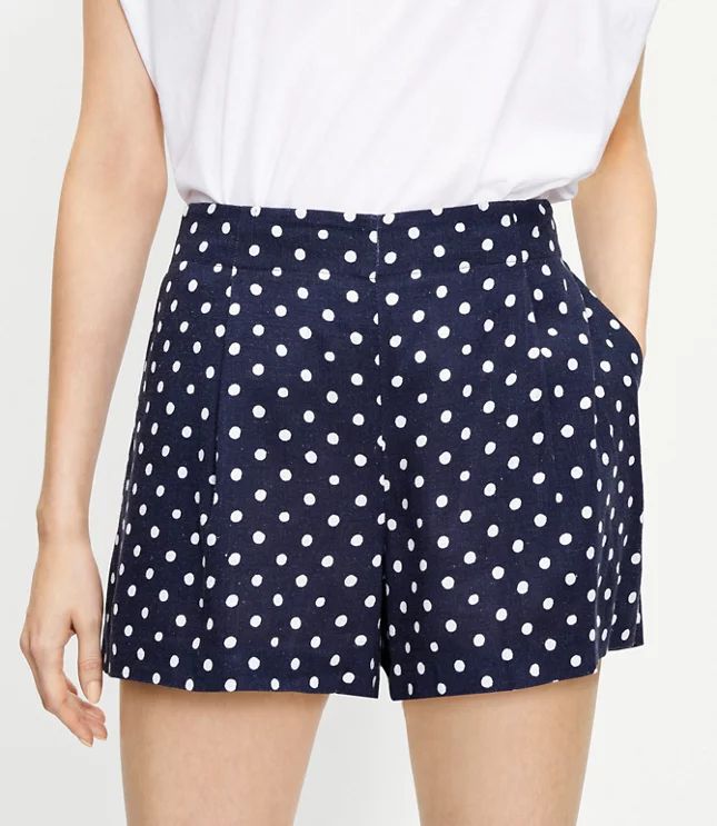 The Pleated Pull On Short in Polka Dot | LOFT