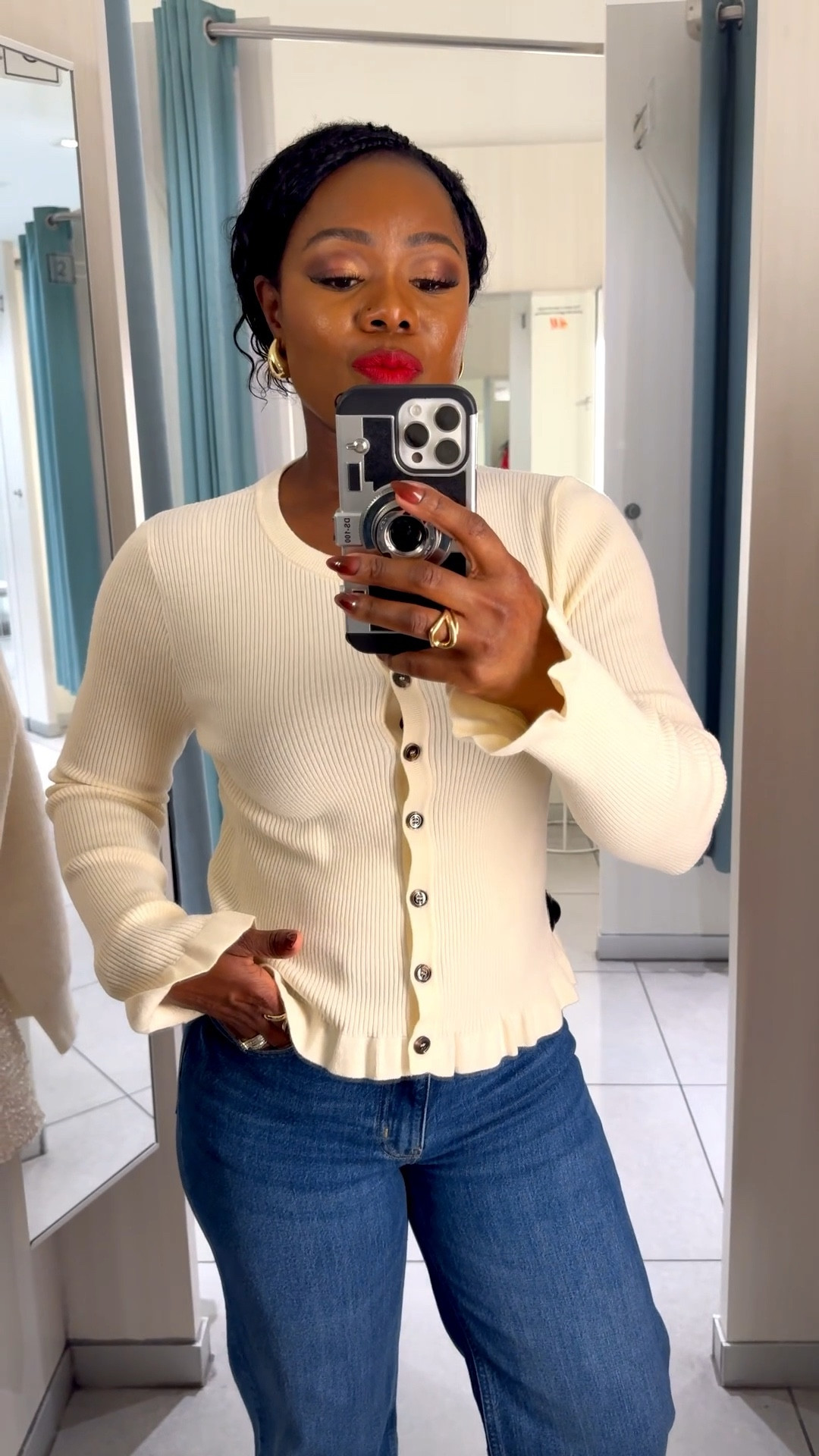 Casual holiday style. Knit and jeans. #holidayoutfit #jeansoutfit #knitwear 

#LTKHoliday #LTKFindsUnder100 #LTKootd