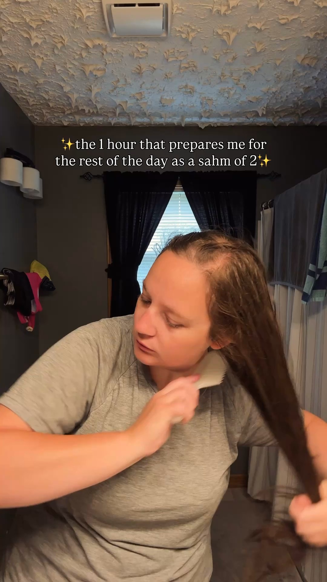 Something about getting the laundry started right away always makes me feel productive. 🙃🥳
.
.
.
.
#morningvlog #stayathomemomlife #lizwengerd #morningroutines #momlife💕

#LTKgrwm #LTKmomlife #LTKmorningroutine