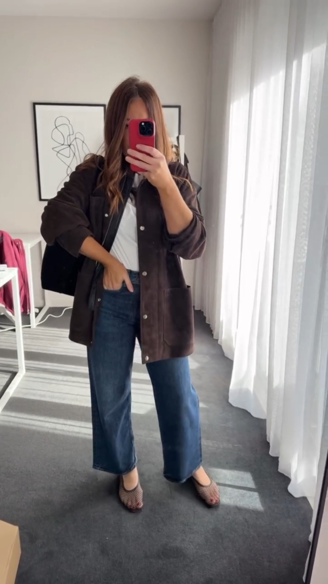 Today’s Fit 🤍

Tee: Witchery 
Jacket: Nour Hammour
Jeans: Agolde 
Flats: Tony Bianco
Bag: La Tribe