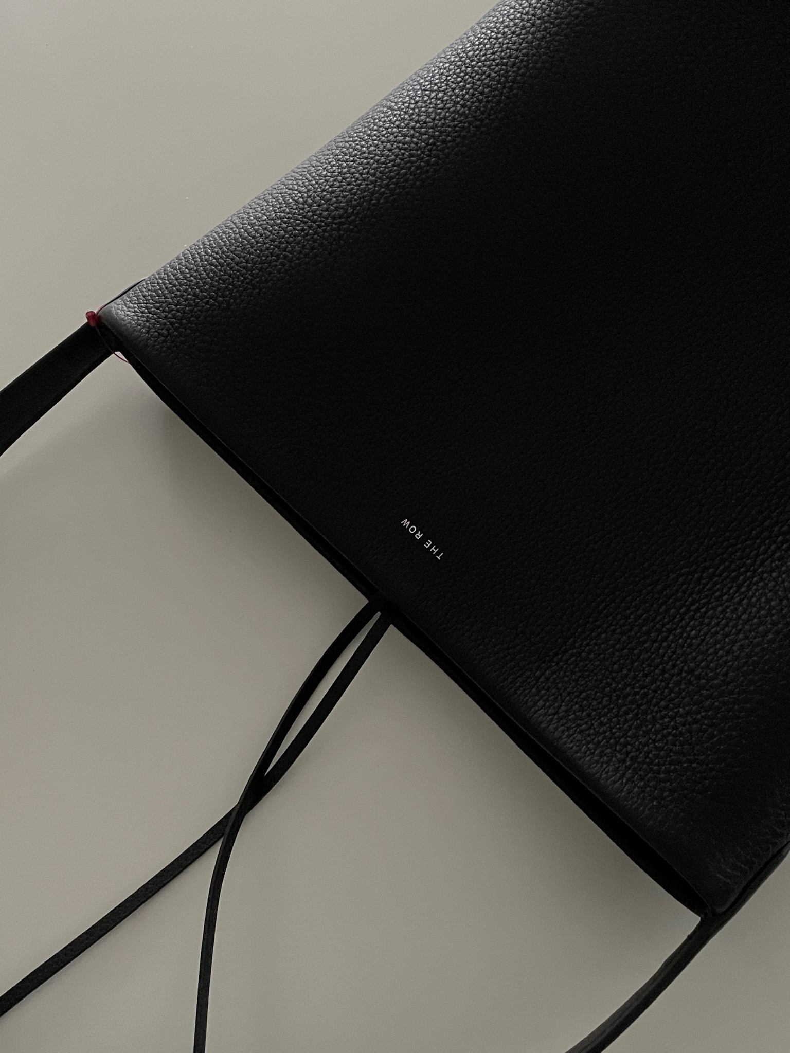 From small to medium 


#therow #therowparkbag #therowparktote #더로우 #더로우가방 #더로우파크백 #더로우파크백미디움

#LTKsale #LTKbag #LTKkorea