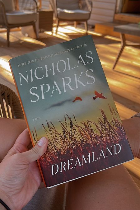 Summer Book List Recs now accepted 📚🐛

There is nothing more relaxing them an afternoon spent on the back deck with a good #nicholassparks novel! 

#LTKU #LTKSeasonal #LTKtravel