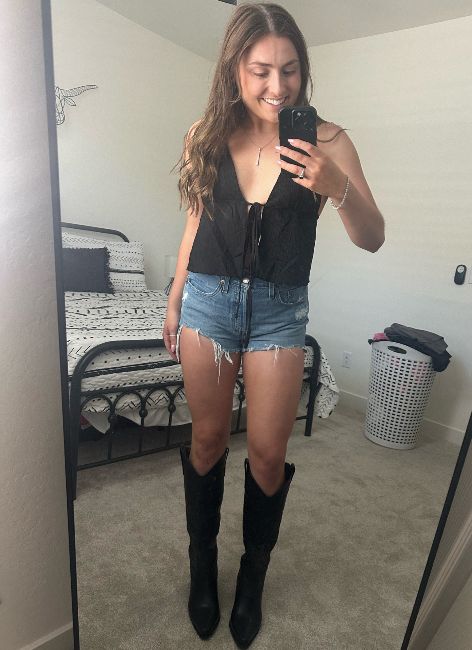 Loved this simple & comfy outfit for a night out at a country concert! Everything from Amazon.


Amazon finds, country concert outfit, concert outfit, Levi’s jean shorts, summer style, cowgirl boots, knee high boots

#LTKFindsUnder100 #LTKFindsUnder50 #LTKParties