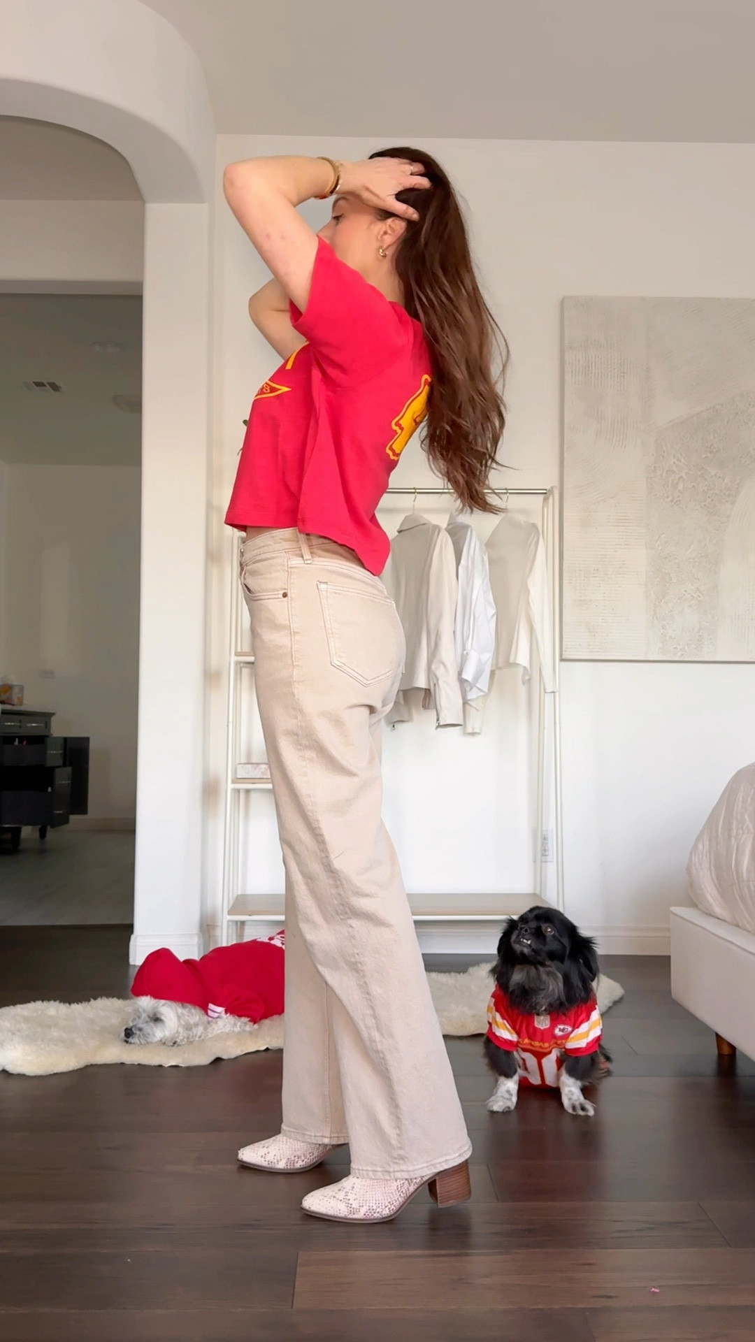 Use code DENIMAF for an extra 15% off! I did a 25 extra short for a tighter cropped fit in the black (the ultra high rise). And I’m wearing 26 short for a looser fit in the beige (the high rise relaxed). My tees and jacket are all size S.

❤️💛

I styled both of my Chiefs tees with Abercrombie jeans (they’re having a viral denim sale—30% off plus I’ve got a code for an extra 15% off!). If I was heading out, I’d rock these outfits. But since my mom’s making her famous nachos and we’re watching the game at home, I’ll probably end up in my tee with sweats 🙈


#LTKSaleAlert #LTKFindsUnder100 #LTKPetite