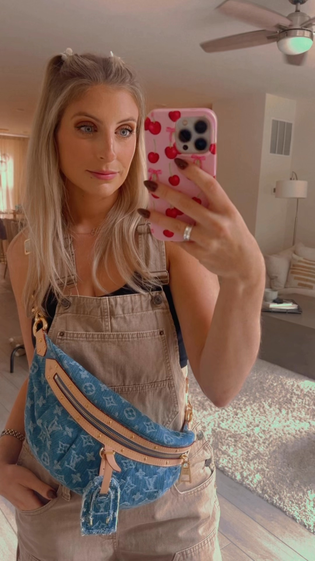 I cannot believe these baggy cargo overalls are only $30 right now. Run before they sell out! They’re the perfect fall staple 🍂

Overalls run large, wearing an XS


#LTKFindsUnder50 #LTKFallSale #LTKSaleAlert