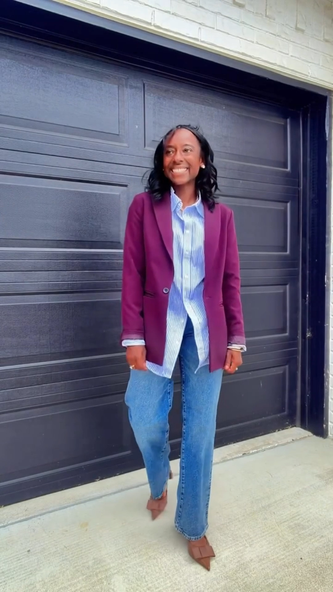 Hi! I’m LaTonya!
Let’s just start off with, I AM A GOOD TIME!!
Please join OUR COMMUNITY  for attainable fashion inspiration, lots of laughs and the behind the scenes of a working wife and man doing the best she can to become the woman God has called me to be! 

I love you already! 

#ootd #modestfashıon #workwear #blazerandjeans