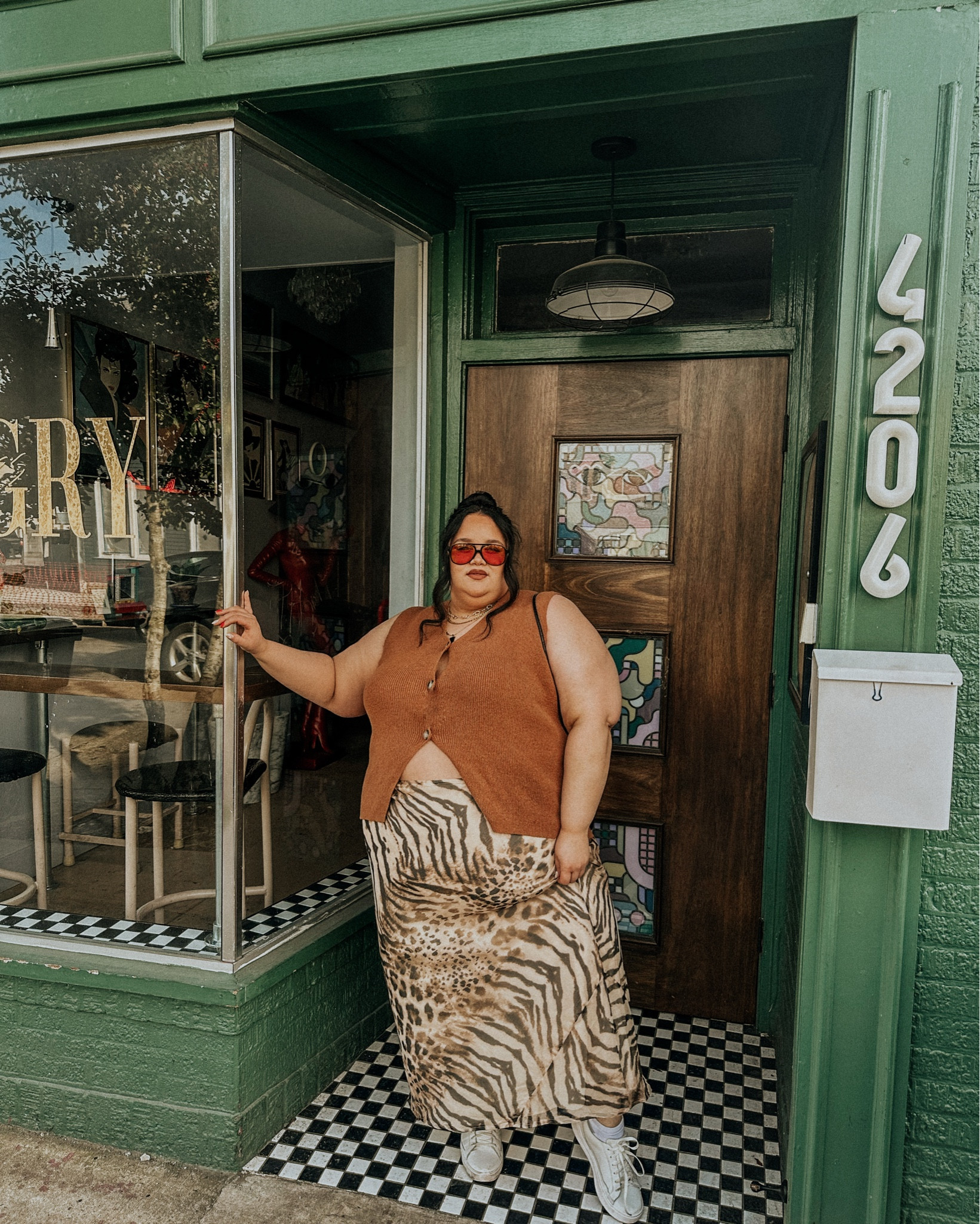 My neutral plus size OOTD
TOP: size 26
Skirt: size 26

#LTKPlusSize #LTKStyleTip #LTKFindsUnder100