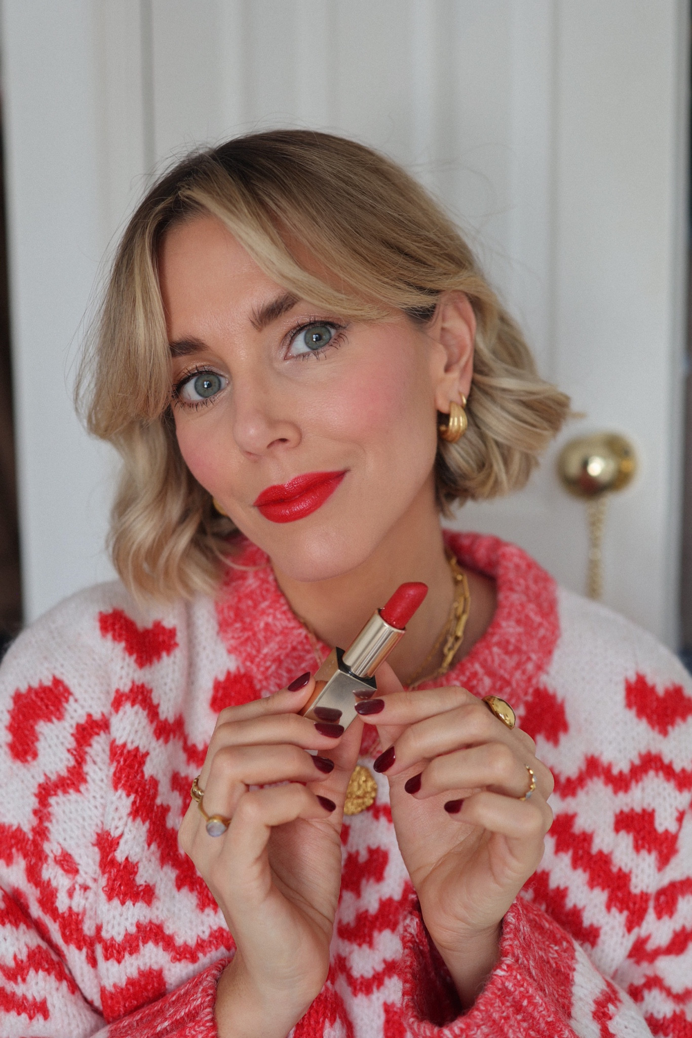 Red lip 
Sparkly lip
Red Christmas lip
Christmas makeup 

#LTKstyletip #LTKSeasonal #LTKeurope