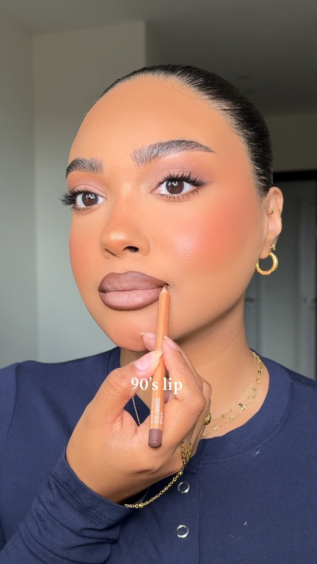 90’s lip combo 
Kylie cosmetics cocoa lip pencil 
Mac cosmetics folio lipstick 
Refy topaz gloss 
Clinique setting spray 

#LTKautumn #LTKbeauty #LTKdatenight