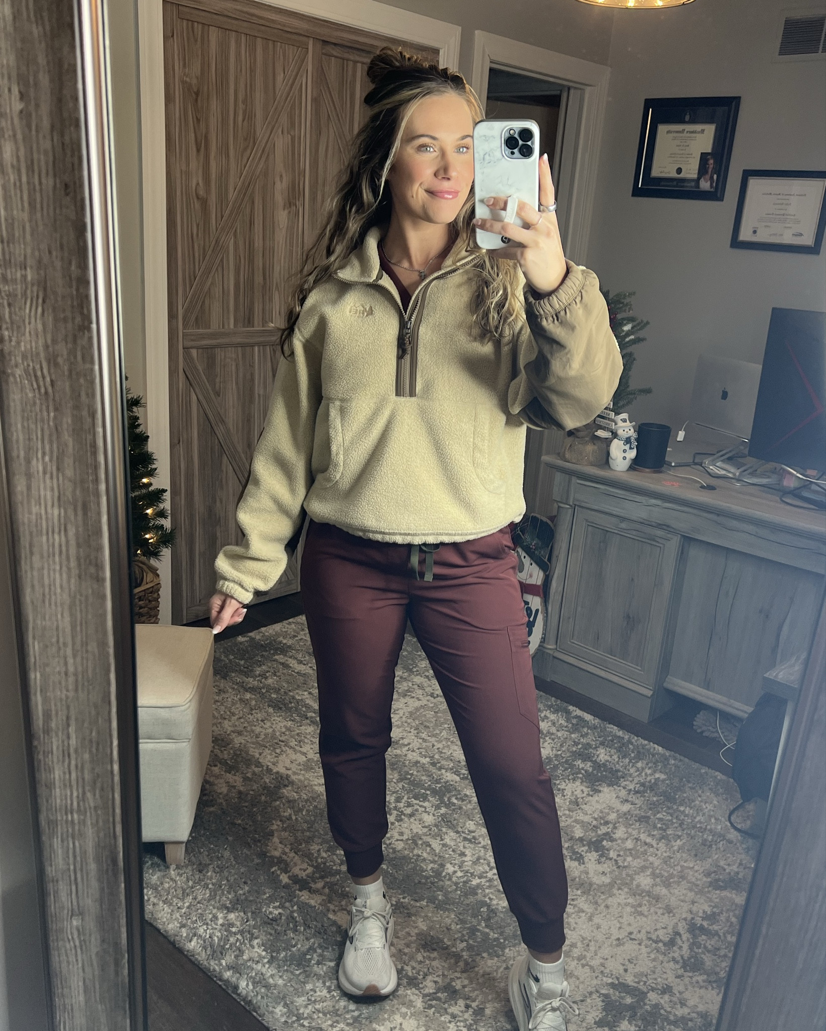 RN scrub fit OOTD 

Pants- medium; regular 
Top- small; petite 
Pullover sherpa - small 
Shoes- TTS


#LTKWorkwear #LTKActive #LTKgrwm