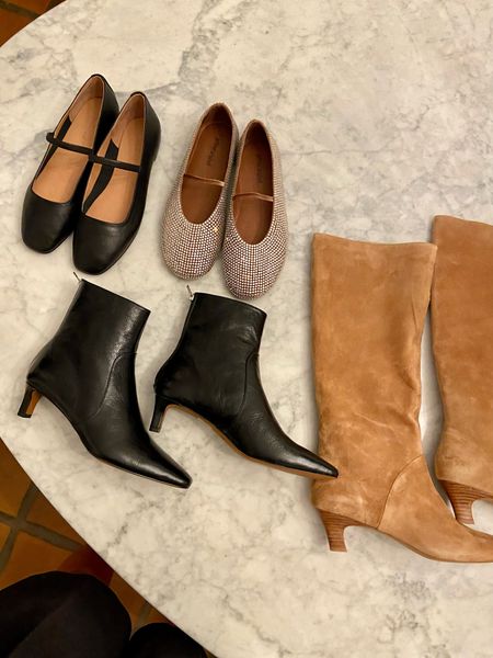Kitten heel boots x sparkle flats 🍁
Fall fashion 
Fall shoes