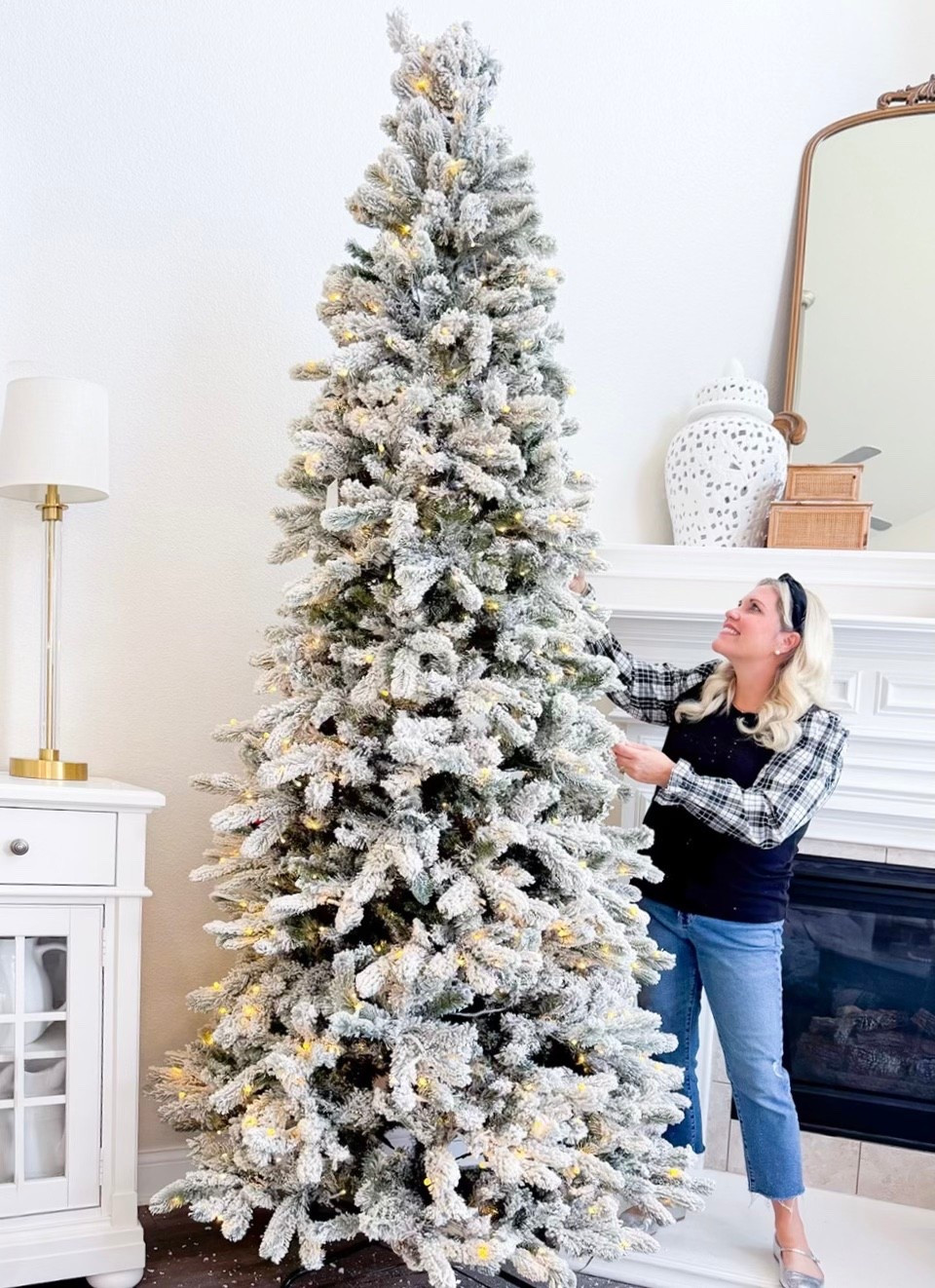 I’m so excited about this gorgeous Christmas tree! This 9' King Flock® Slim Tree with 900 warm white LED lights makes such a statement and looks beautiful in any room. Plus, it was so easy to set up — I can’t wait to start decorating! 🎄

#kingofchristmas #christmastree #christmasdecor #christmasdecorating 

#LTKSeasonal #LTKHome #LTKHoliday