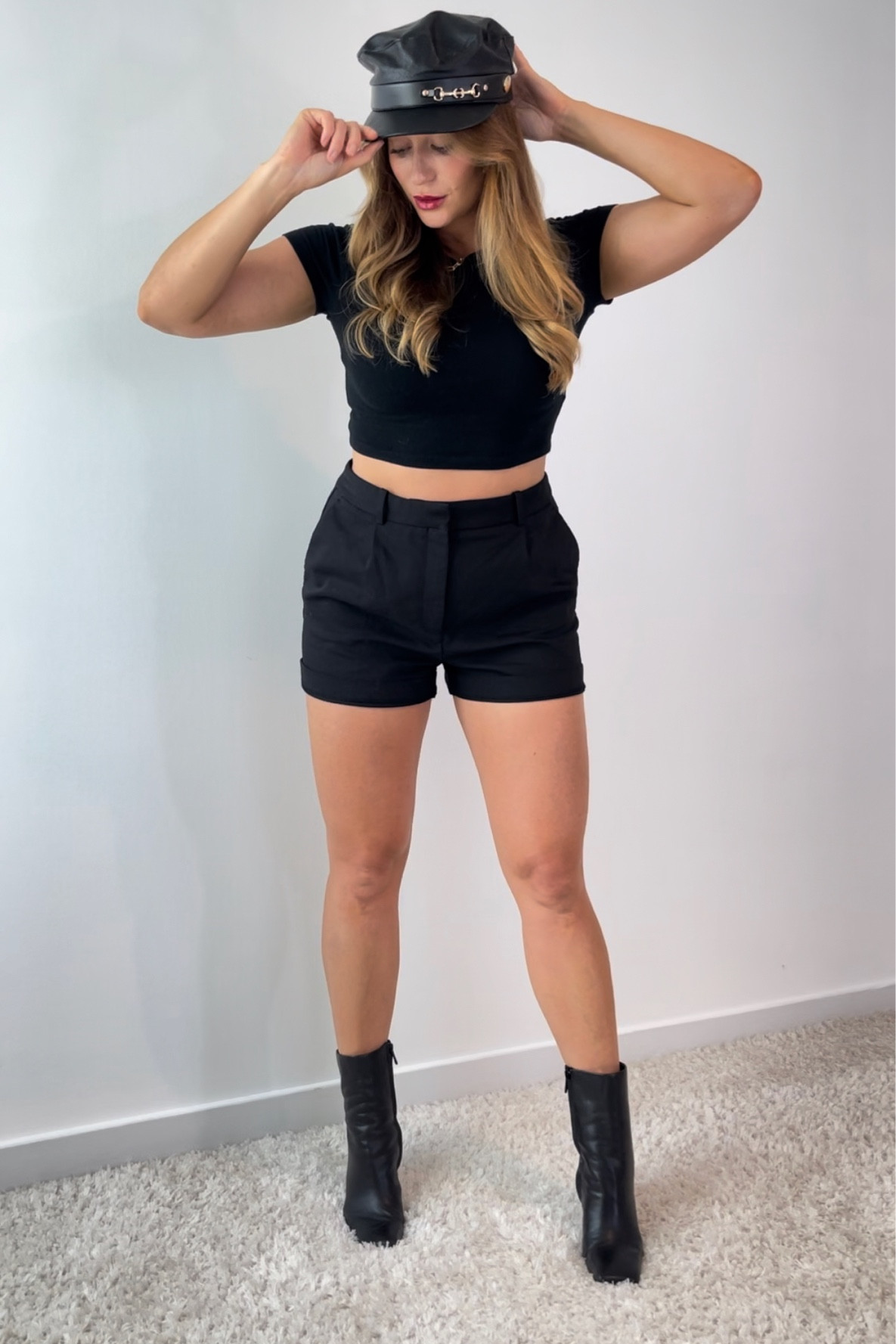 Fall transition outfits - hot weather fall outfits - fall outfits for warm weather - monochromatic outfit - black outfit - square toe boots - newsboy hat


#LTKshoecrush #LTKfindsunder100 #LTKSeasonal