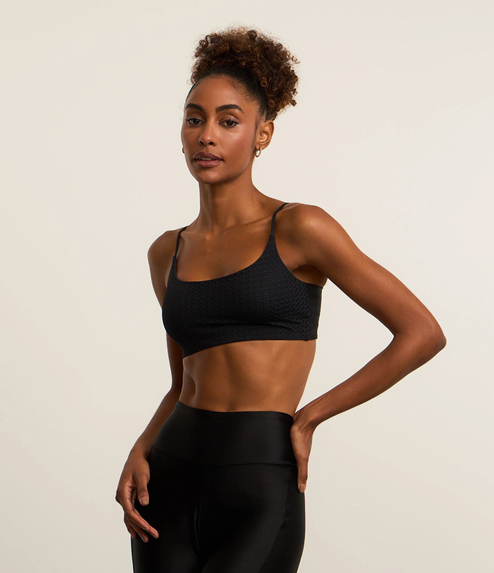 Top Esportivo em Microfibra Texturizada sem Bojo Preto - Lojas Renner | Renner (BR)