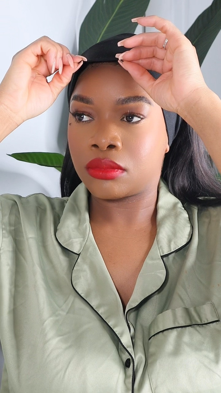 Get unready with me! 

Products Used: 
@elemis procollagen rose  cleansing balm
@ariul_official apple cider vinegar, cleansing bubble pad
@solawave hydrating gel cleanser
@abib.global Jericho rose crème
@lakerain.om via @sheinofficial lip sleeping mask 

#getunreadywithme #nightsleepingmask #nighttimeroutine #skincare #skincareroutine #nighttimeskincare #dailyskincare


#LTKBeauty