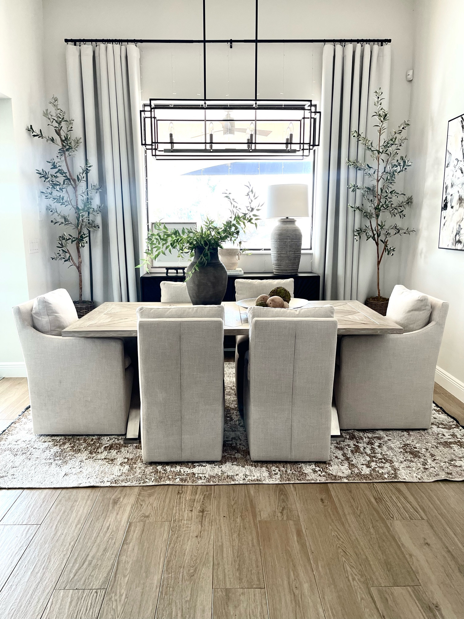 Dining Room Decor
Dining room chairs, dining room table, dining room rug, dining room chandelier, home decor, decor #founditonamazon #boutiquerugs #wayfair #qvc

#LTKSeasonal #LTKFind #LTKhome