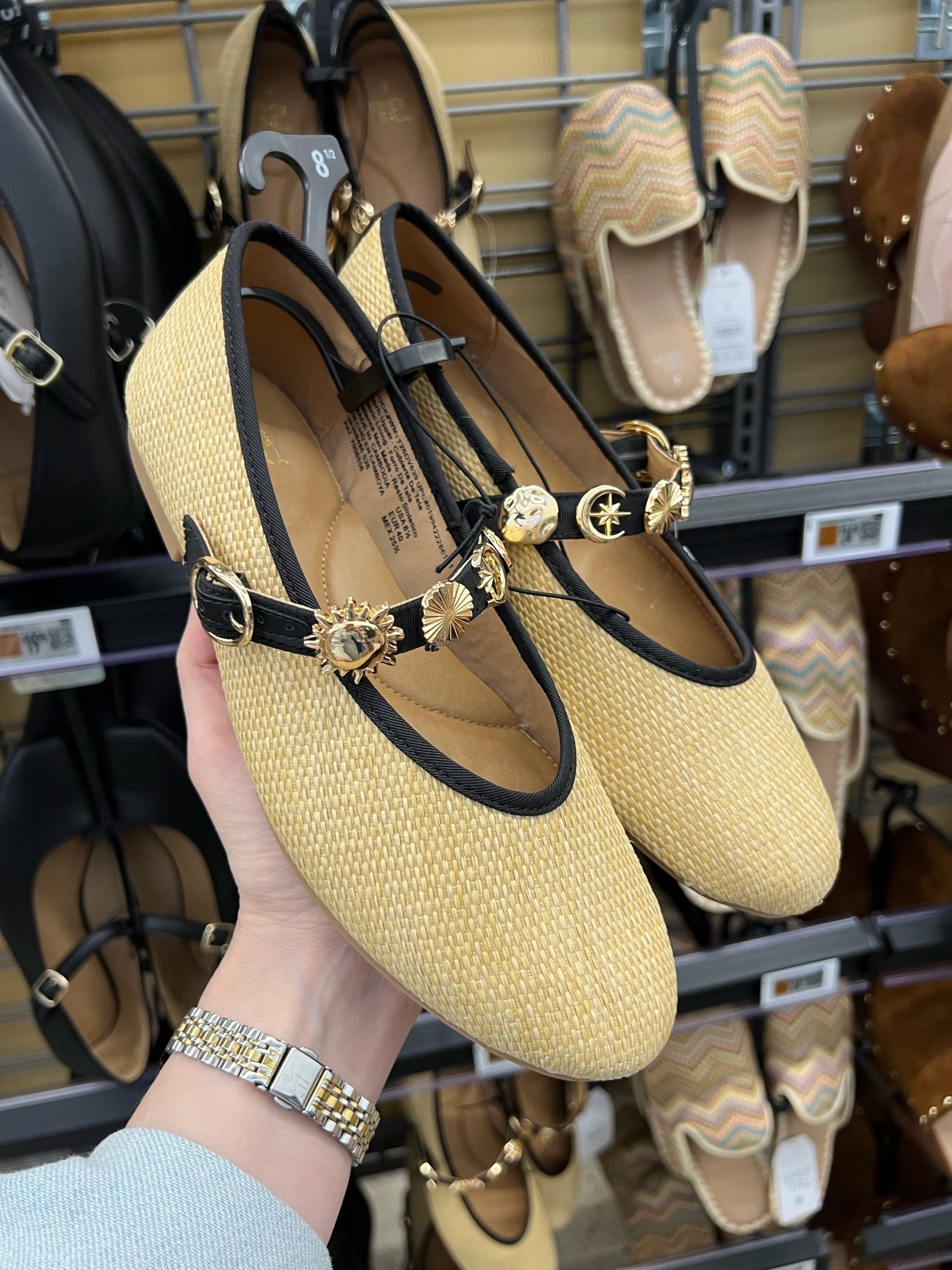 Walmart mary Jane flats in this new raffia with black contrast trim and fun seashell charm detail! #walmartfashion