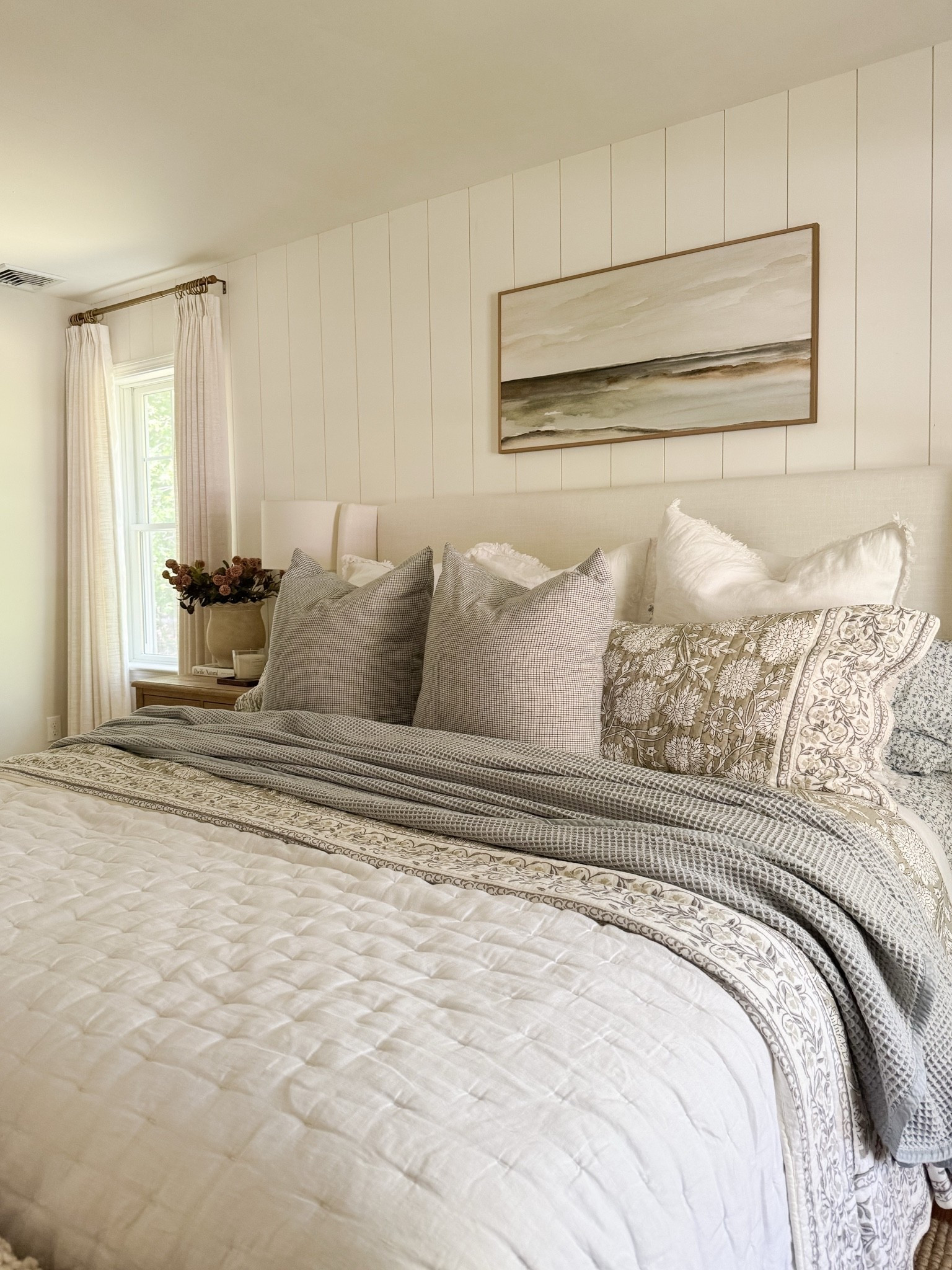A simple and cozy bedroom design that always feels welcoming 🤍 I’m always switching up our bedding to make things feel fresh and exciting. This was one of your favorite looks! Linking all my finds here, including our area rug, woven bench, dresser, bedding, and more!

#LTKHome
