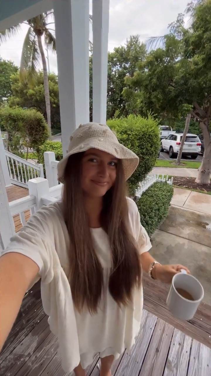 If you live for coastal content, amazon finds & a little pixie dust of disney trips you’ve come to the right place 🫶🏼🐚🌊🫧

#contentcreator #contentcreators #microcontentcreator #coastalcreator #30a #floridakeys #gulfcoast #amazonfinds