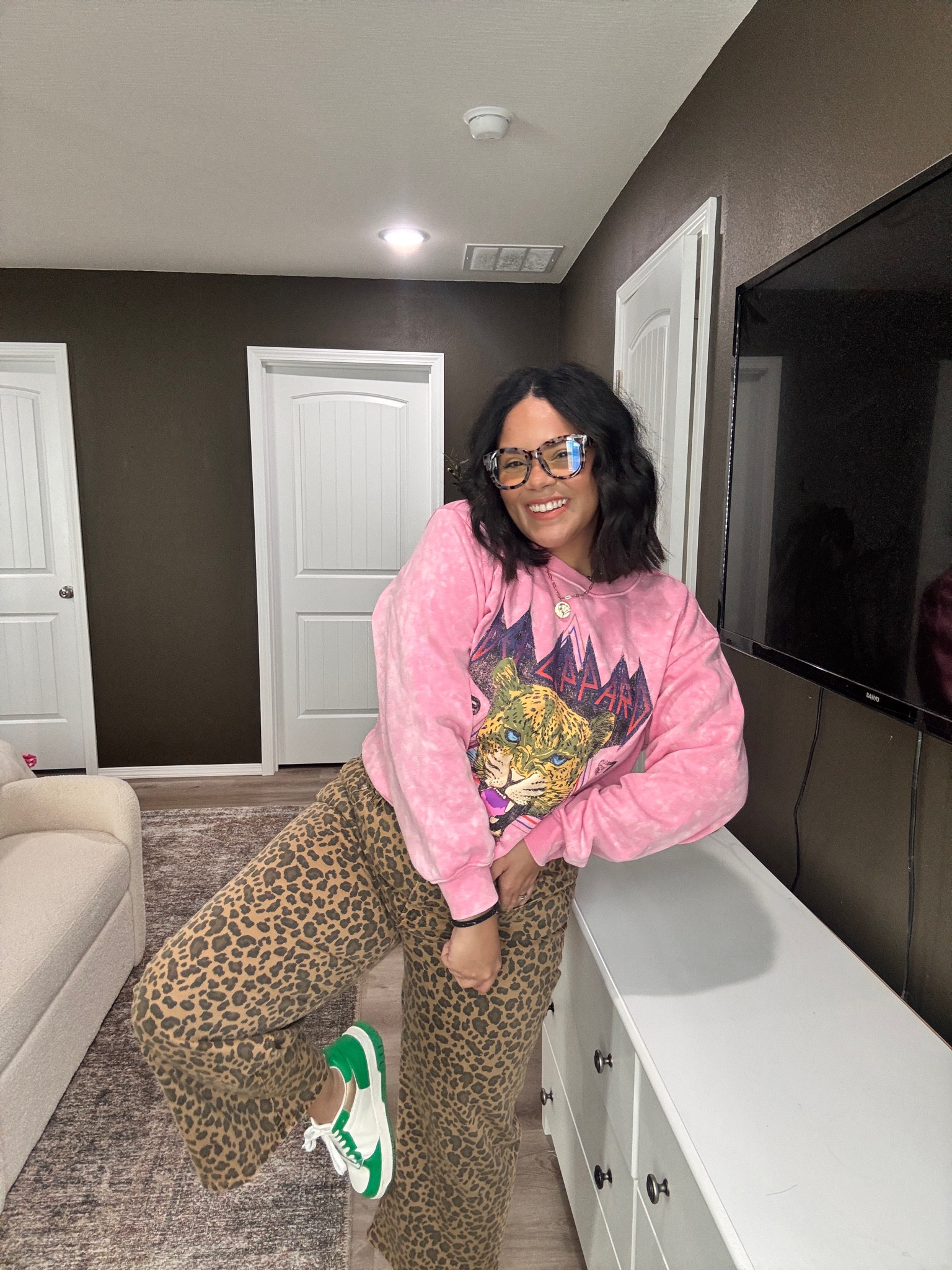 Cute mom outfit of the day. Leopard pants outfit. Fall mom outfit. Midsized 

#LTKFindsUnder50 #LTKStyleTip #LTKMidsize