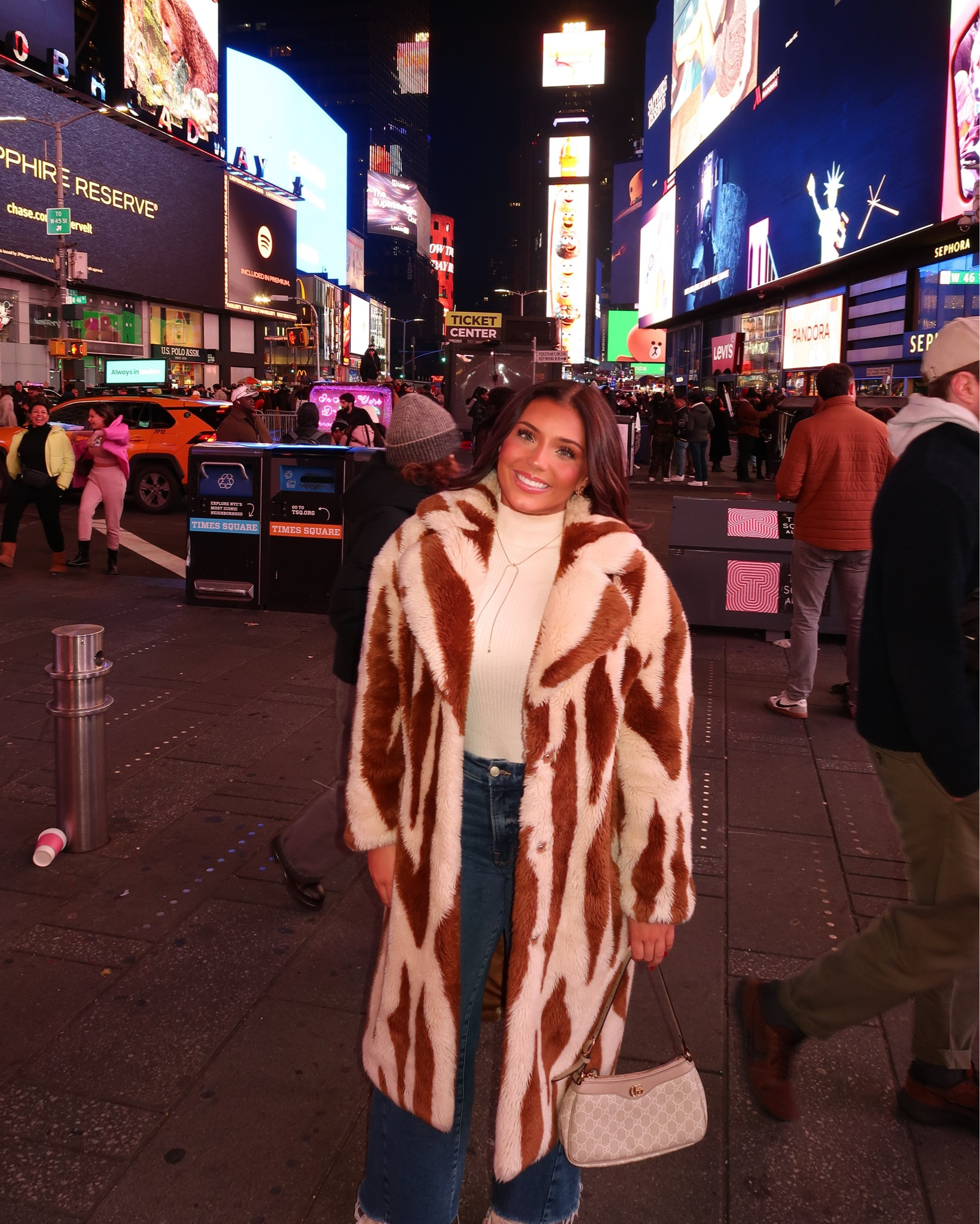 OOTN for dinner in New York!🤎🌆 coat is the Jakke katie tiger faux fur coat from nuuly<3

#LTKTravel #LTKHoliday #LTKootd