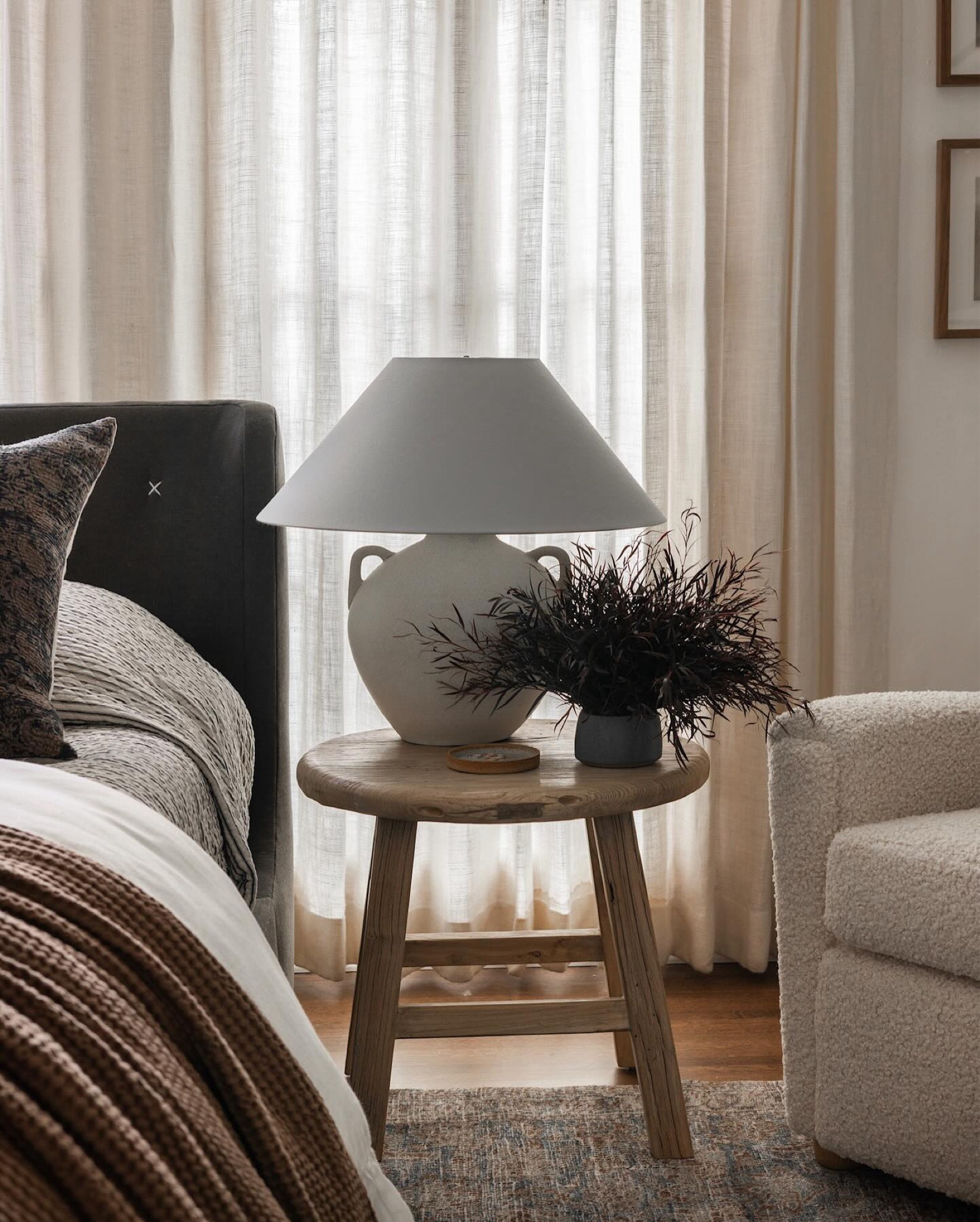 Simple, seasonal bedside tables. Keep your space clean and functional by prioritizing the essentials. ⁠
⁠
Swipe through for the dreamiest bedside tables by @shoppeamberinteriors – which one is your favorite? Shop more styles online in my LTK.⁠
⁠
📷 @shoppeamberinteriors ⁠