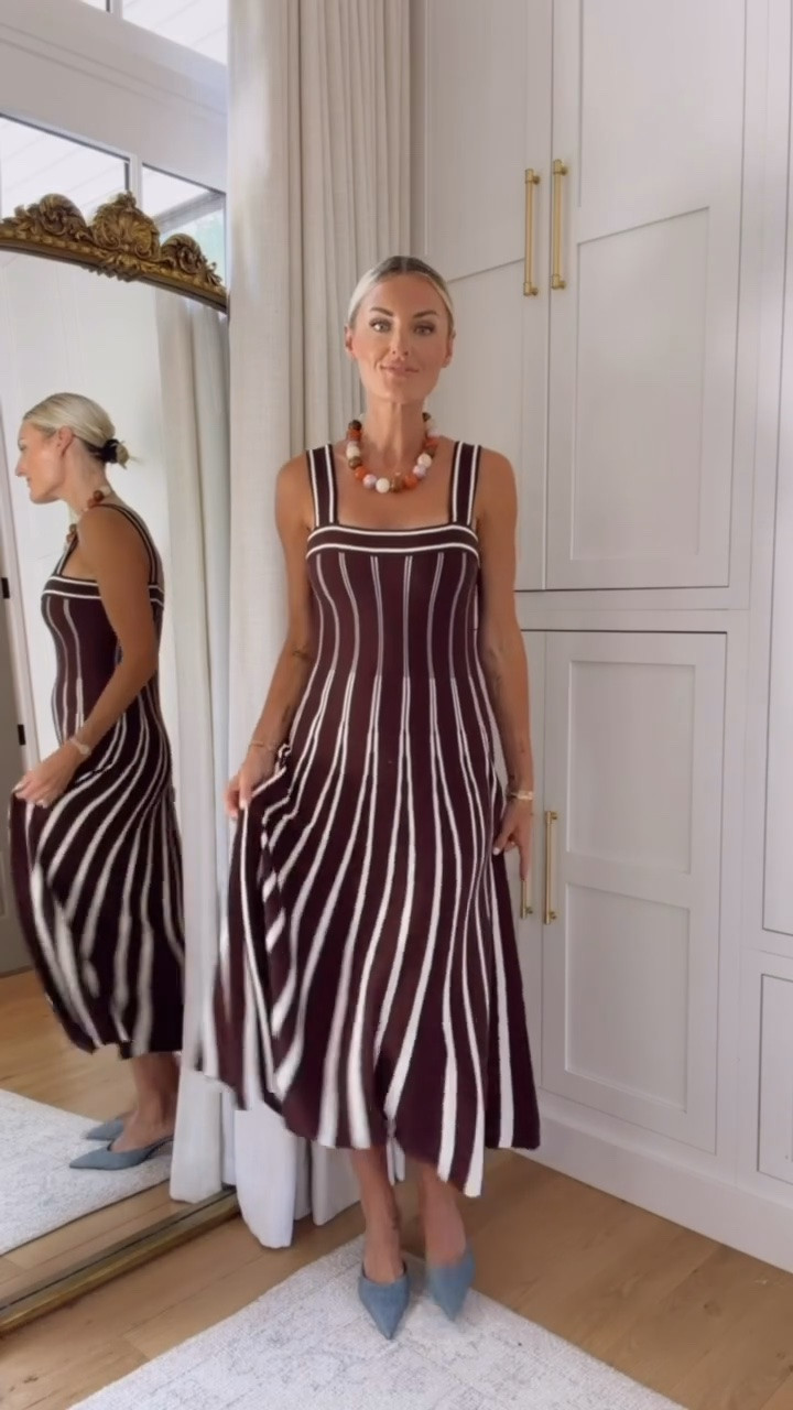 Love the brown & cream combo! This is a knit fabric which I love - perfect fall dress that you can dress up or down! Wearing S!

Loverly Grey, Shopbop, brown dress, fall dress, fall date night, girls night out, knit dress

#LTKSeasonal