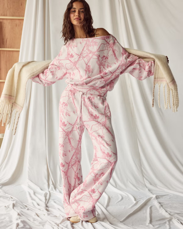 High Rise Sunday Wide Leg Sweatpant | Abercrombie & Fitch (US)