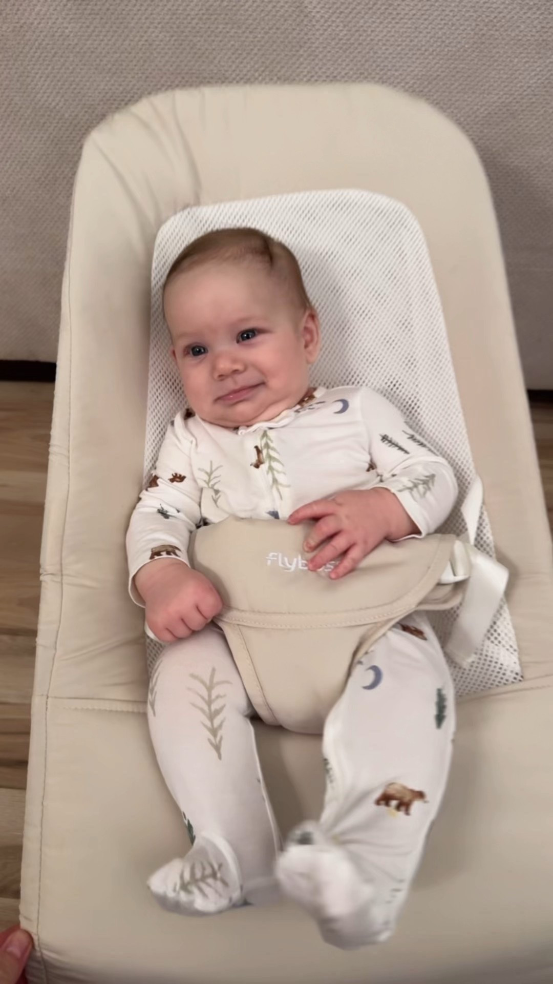 Some of my new favorite target carters print baby sleeper onesies! 

Baby boy 
Gender neutral
Chickens 


#LTKKids #LTKSeasonal #LTKBaby