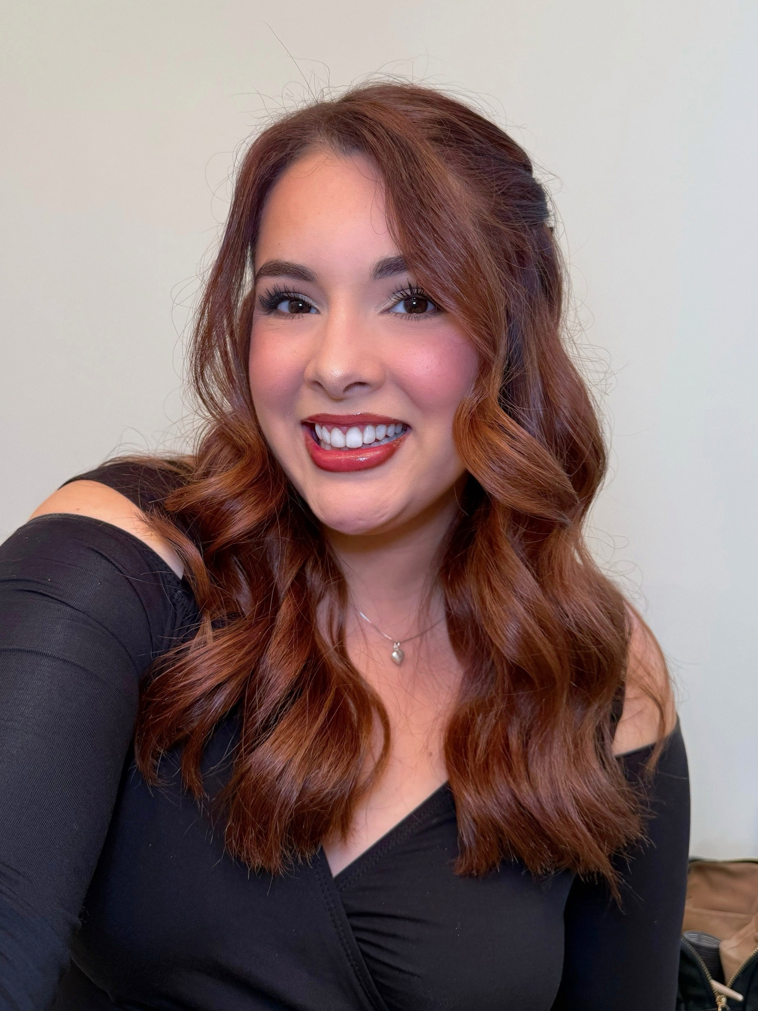 Go - to makeup for all the holiday festivities!! 😍❤️💋

#holidaymakeup #christmasmakeup #holidaymakeup2024 #holidaylook #christmaslook #weddingguest #holidaywedding #drugstoremakeup #drugstoreproducts

#LTKHoliday #LTKBeauty #LTKSeasonal