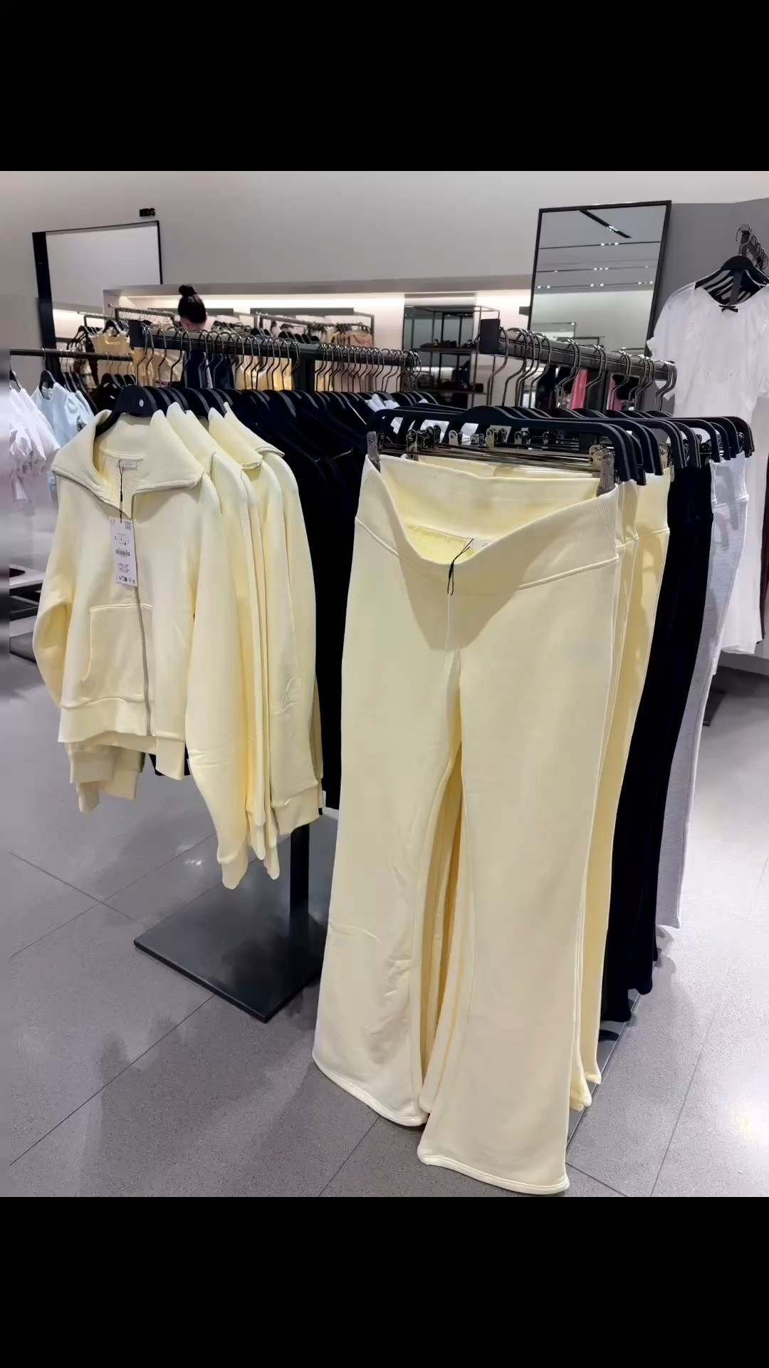 Soft life looks like this 💛✨
Zara never misses with a good set
Perfect for running errands or stepping out cute. 

#LTKstyle #LTKfinds #LTKspring #LTKunder100 #shopwithme
#zarastyle #zarahaul #zaraoutfit #zarafinds
#sweatsuitset #matchingset #casualchic #everydaystyle
#springfits #springstyle #springoutfits
#ootd #outfitinspo #styleinspo
#blackgirlluxury #softlifeaesthetic #thatgirlstyle
#neutralstyle #minimalstyle #effortlessstyle 💛 #Explore 


#LTKMidsize #LTKPetite #LTKTall