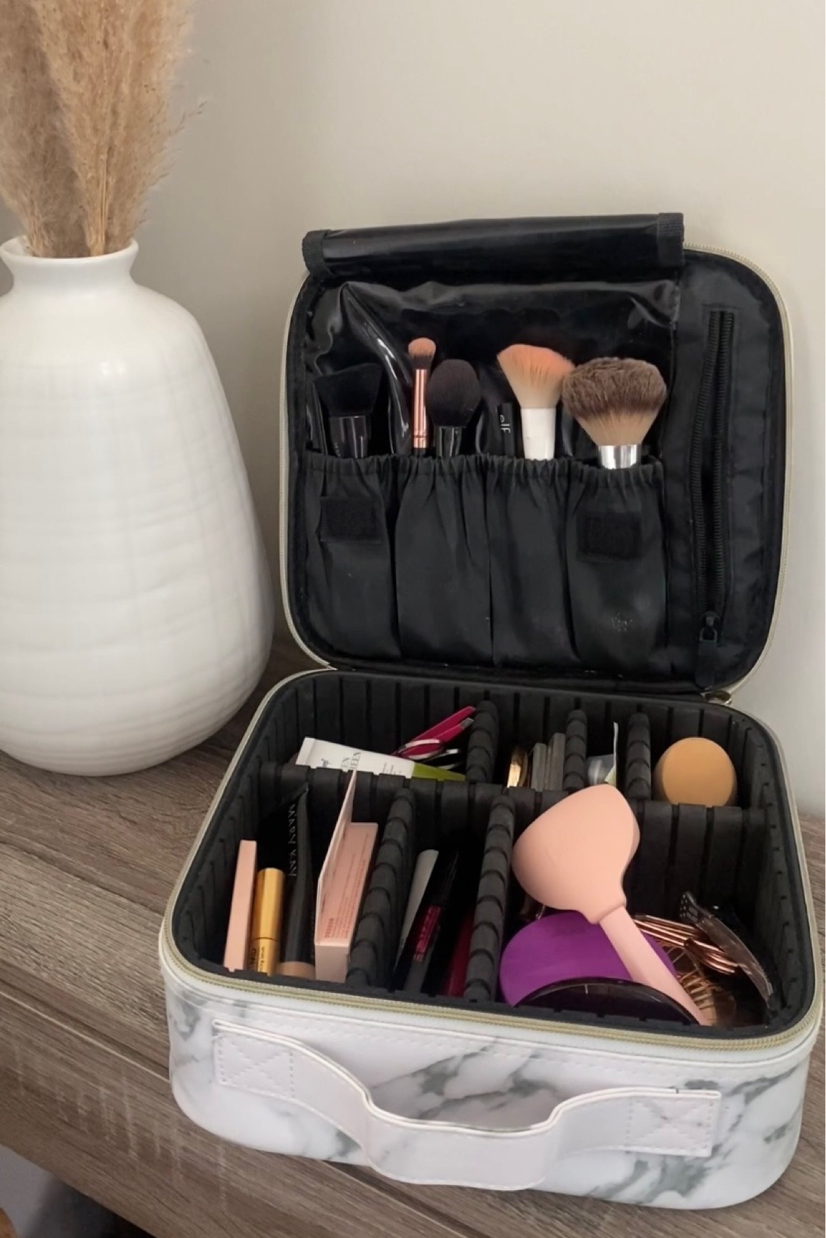 packing up for yet another travel weekend ✈️🇺🇸 and felt my faveee travel makeup bag deserved a spot on the feed 🤪😘

•••

EDIT: it’s 50% off today 🤯 USE CODE: 59ZN76N5
🤩

#LTKstyletip #LTKbeauty #LTKsalealert