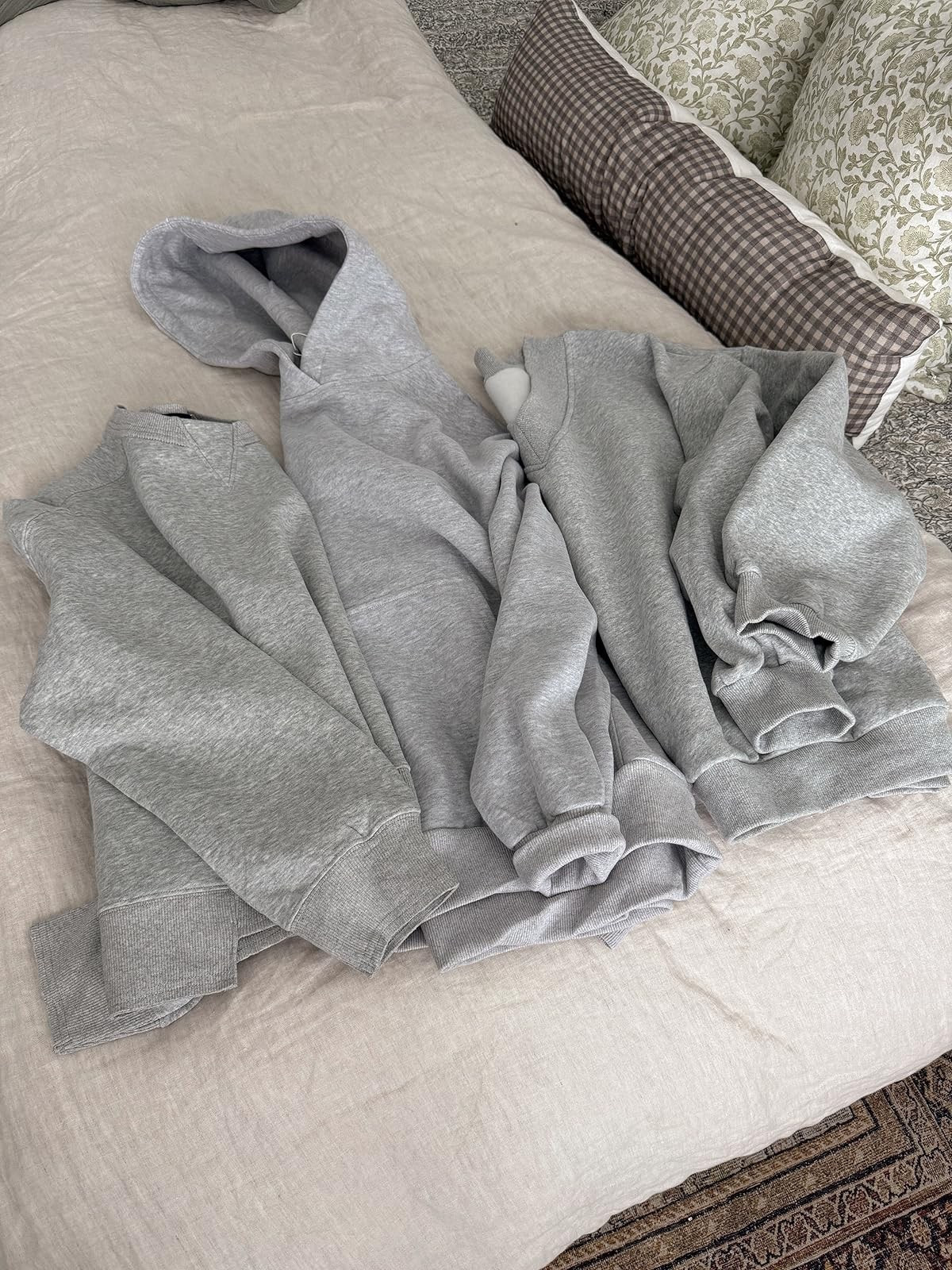 My go to winter cozy sweatshirts! Perfect for lounging or running errands ☃️❄️

#LTKFindsUnder50 #LTKSeasonal #LTKStyleTip