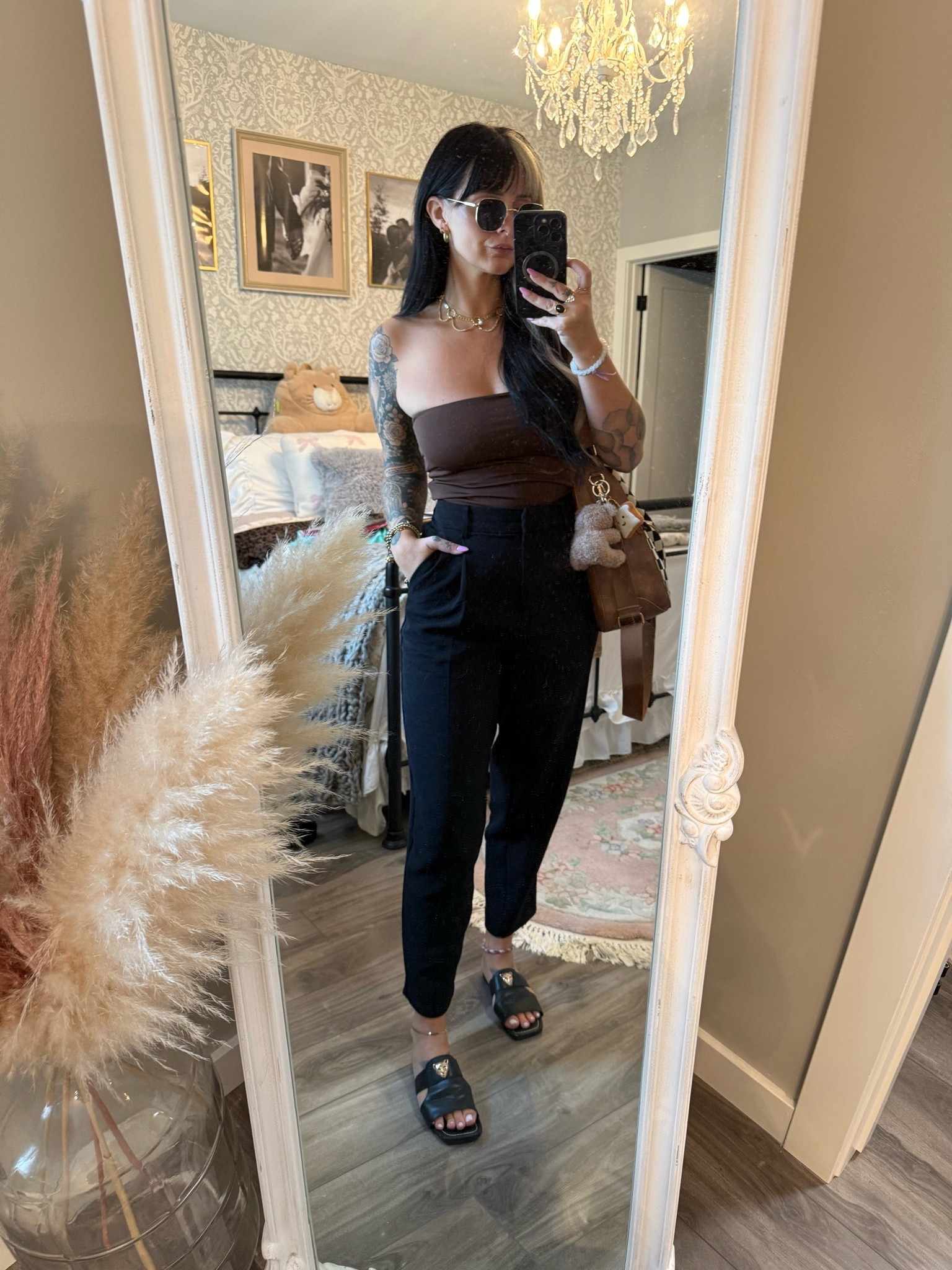 One of my favourite summer fits!

Sunglasses: Ardene
Tank top: do not remember!
Pants: autres filles
Bag: Temu
Shoes: Temu
Necklace: regal rose

#LTKcanada #LTKfall #LTKsummer