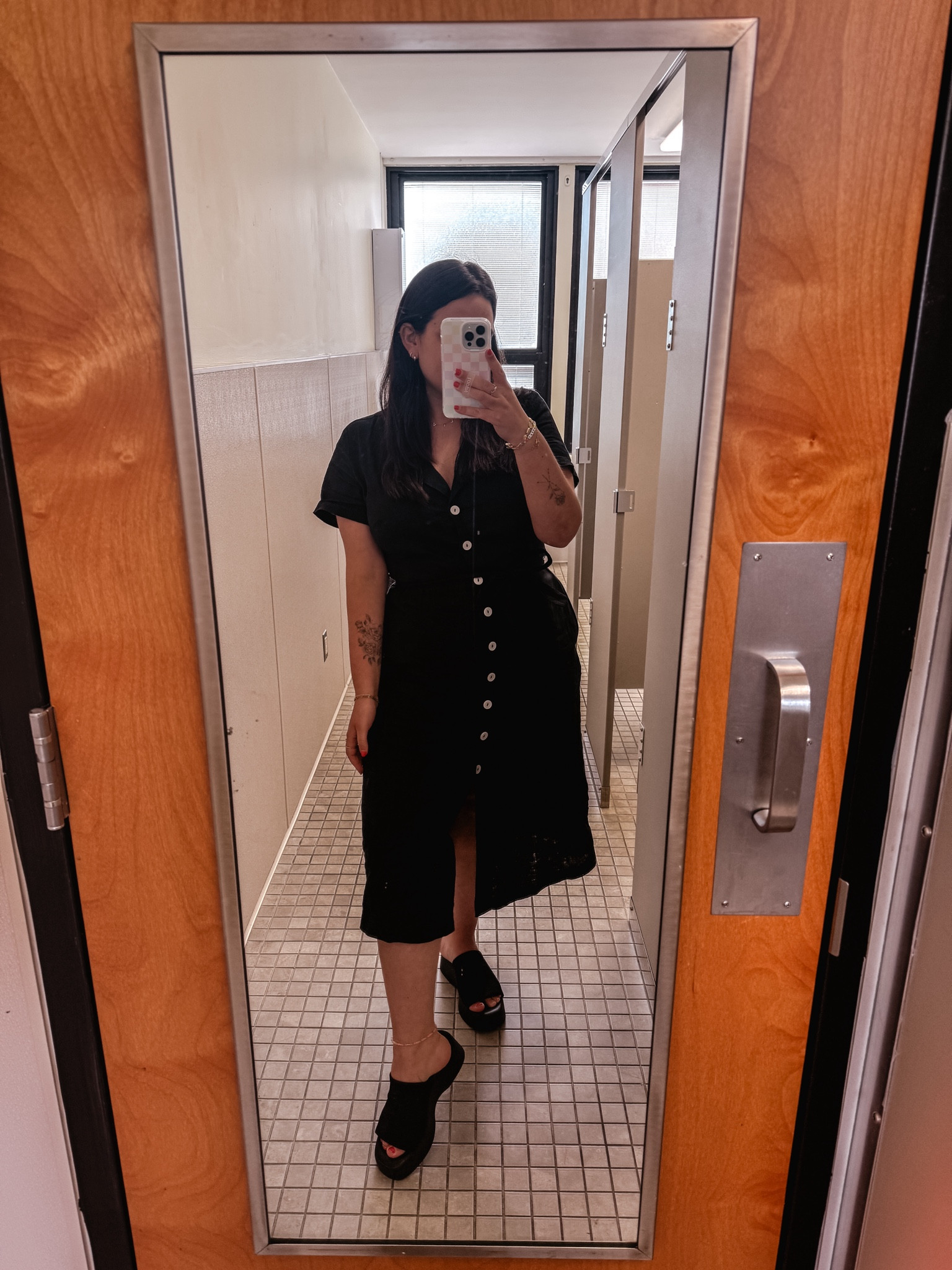 Teacher ootd 🖤

Dress is in a size large ! 

#LTKMidsize #LTKFindsUnder100 #LTKStyleTip