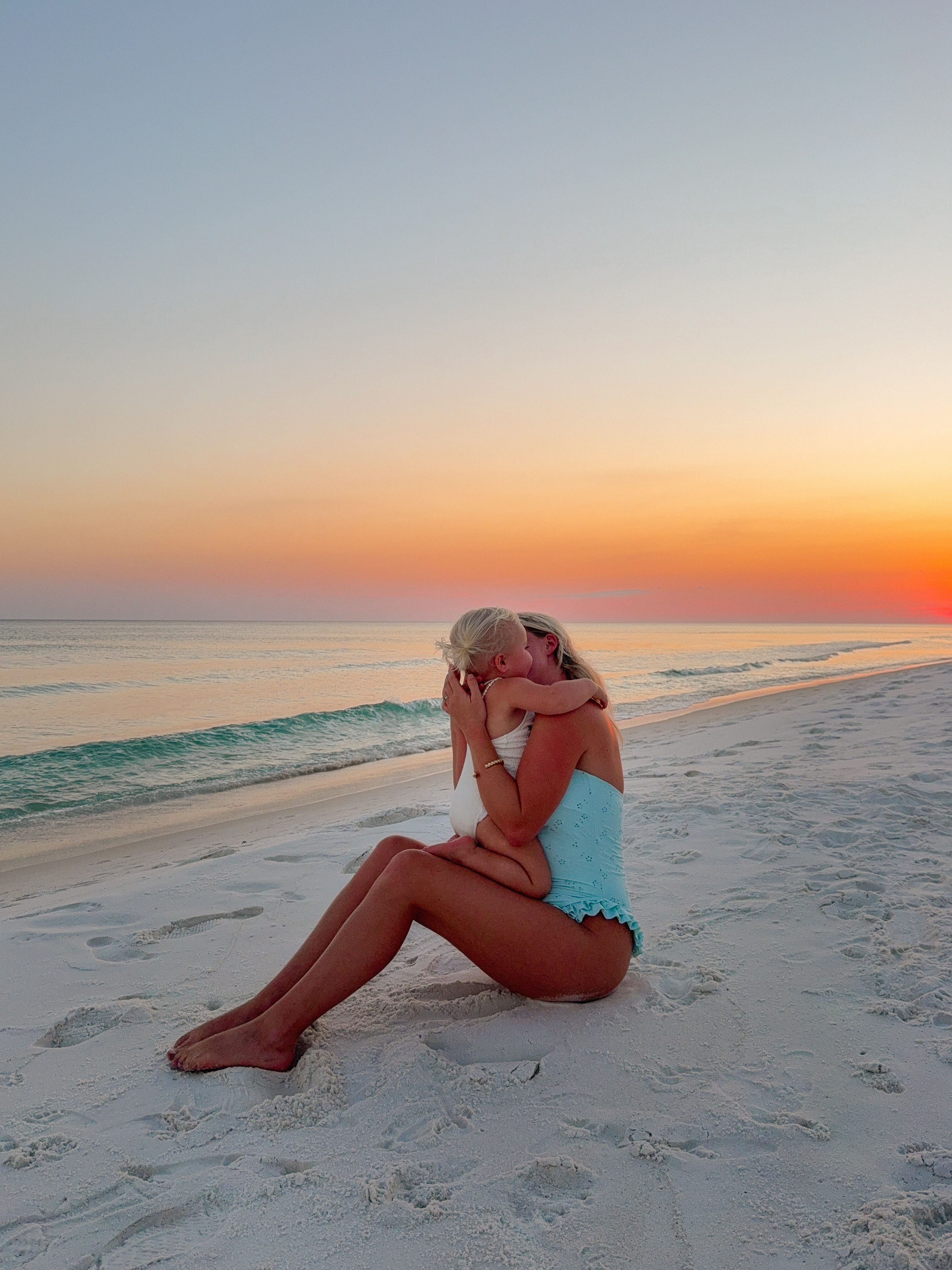  
#EGPartner Need help planing your next family gateway?! Check out @expedia Unpack 26’ top travel destinations on my LTK shop!! ✈️🌊 #UnpackTravelTrends #Ad #Paidlink 
 