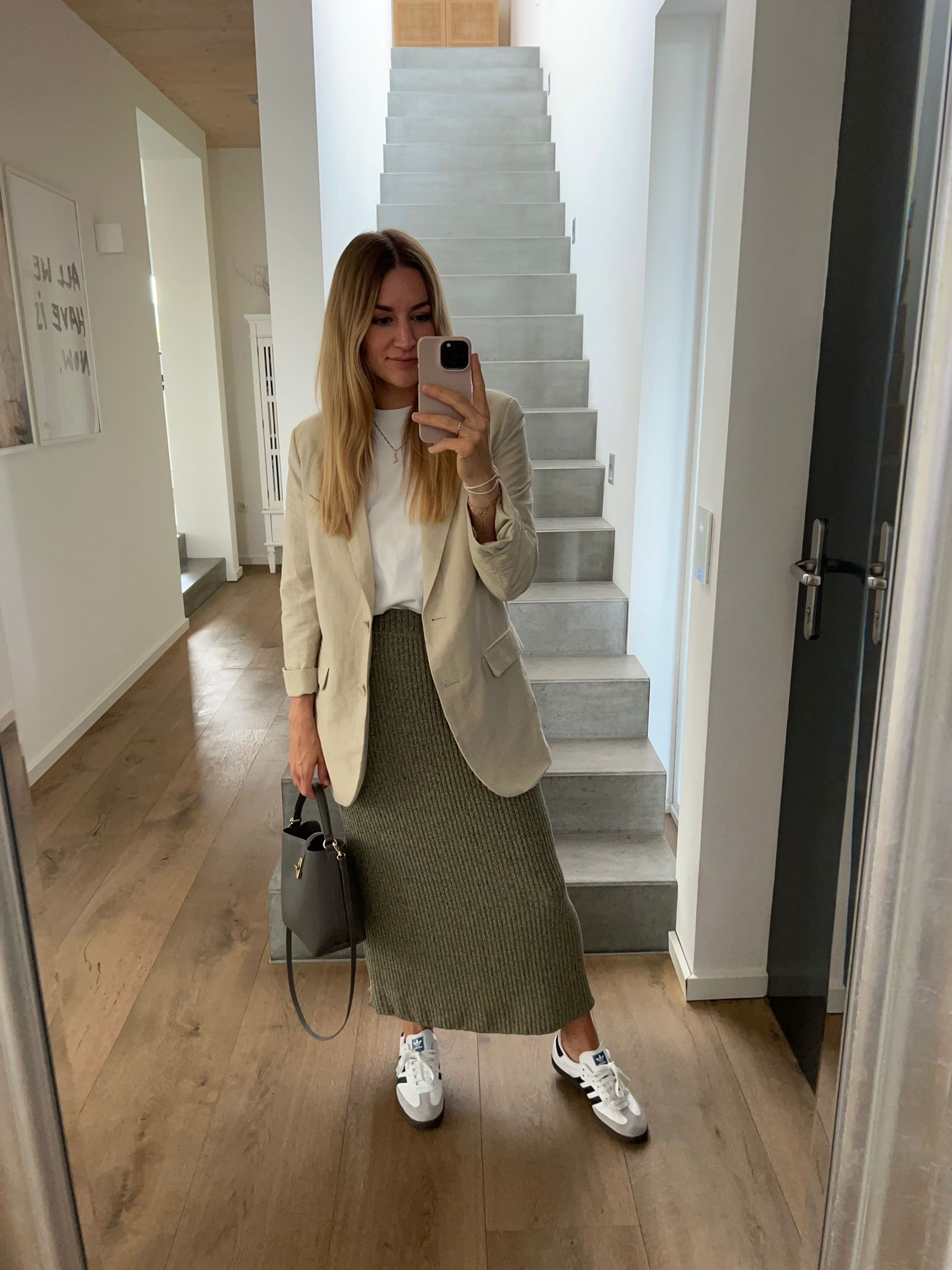 midi skirt 🫶🏻

#LTKstyletip #LTKSeasonal #LTKeurope