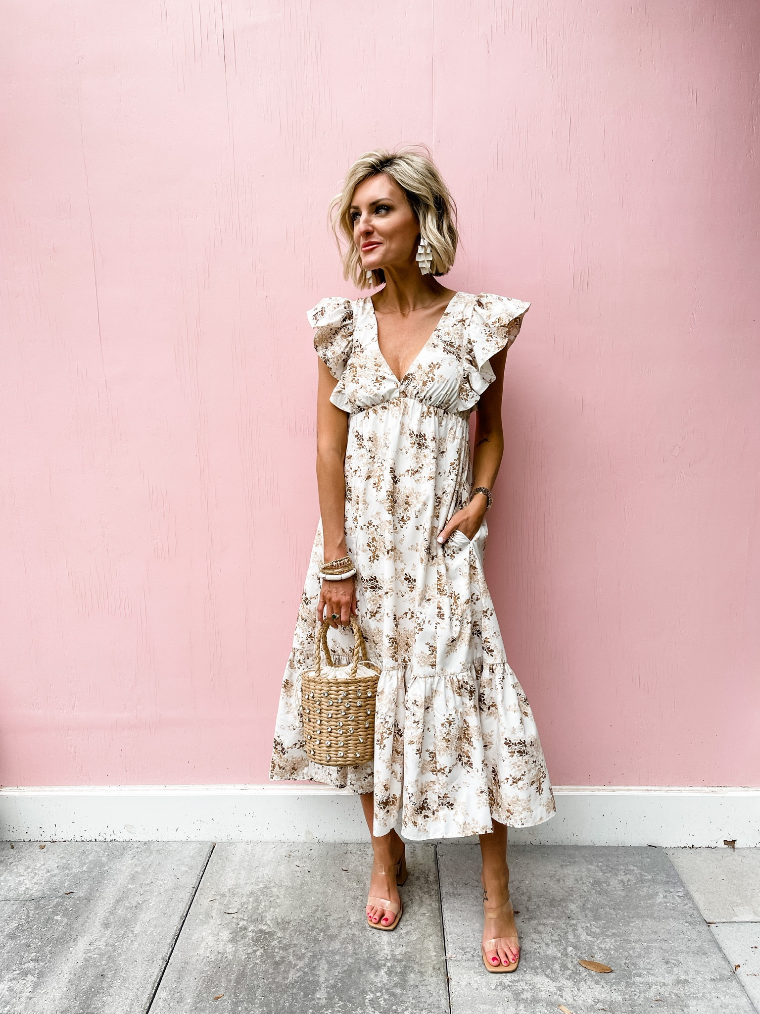 Abercrombie dresses are on major sale this week! I am wearing an XS in this flutter sleeve midi dress! Use code: AFLOVERLY for an extra 15% off!

Loverly Grey, summer dress

#LTKsalealert #LTKFind #LTKSeasonal