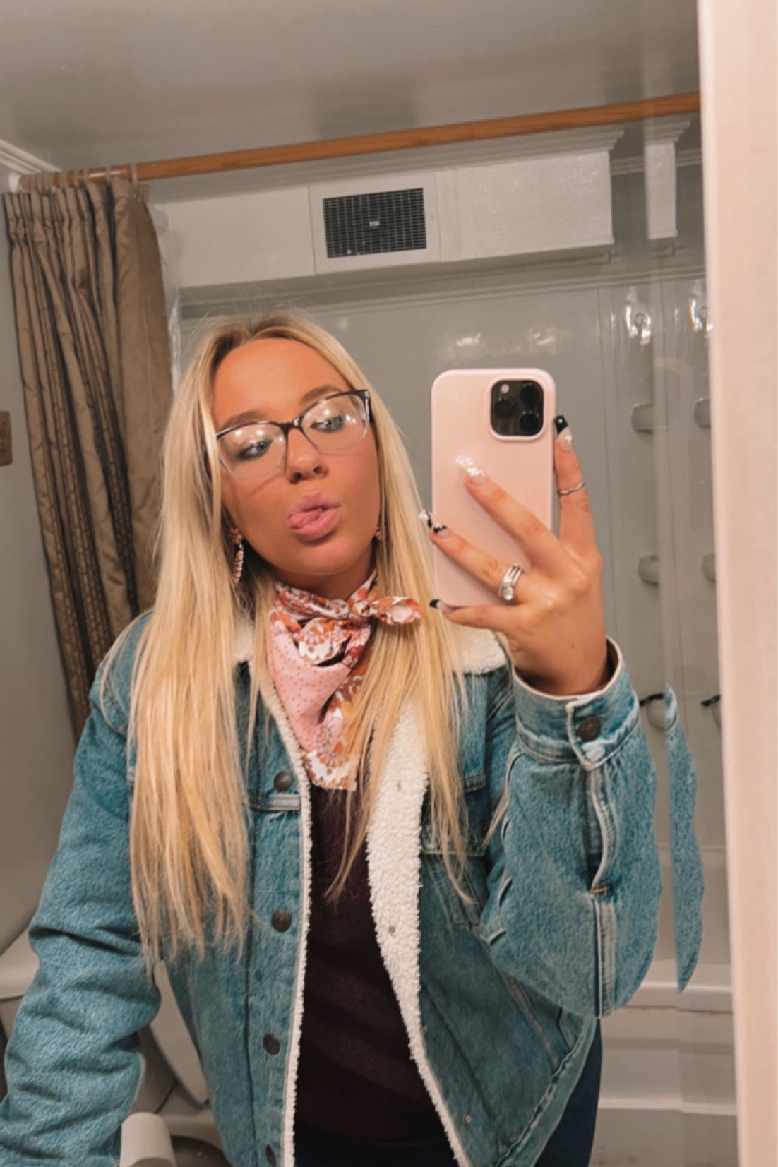 Winter western outfit!

Wild rag, denim jacket, wrangler, Levi’s, jeans, pink, Sherpa jacket

#LTKSeasonal #LTKworkwear #LTKbeauty